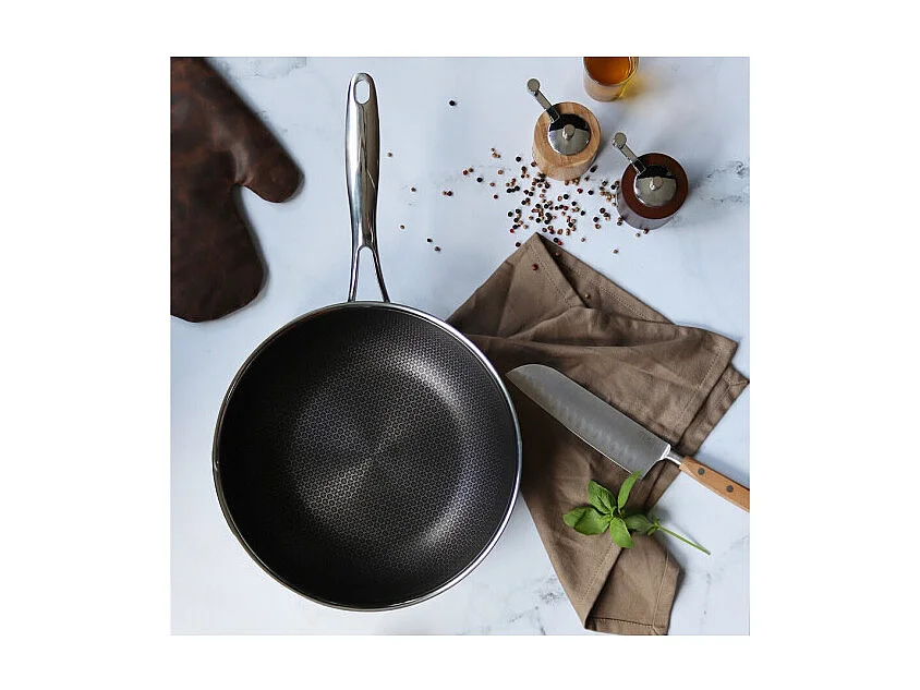 Poêle sauteuse Ogo WOK BLACK CUBE 28 CM en acier inoxydable avec fond nid d'abeille - Tous feux dont induction