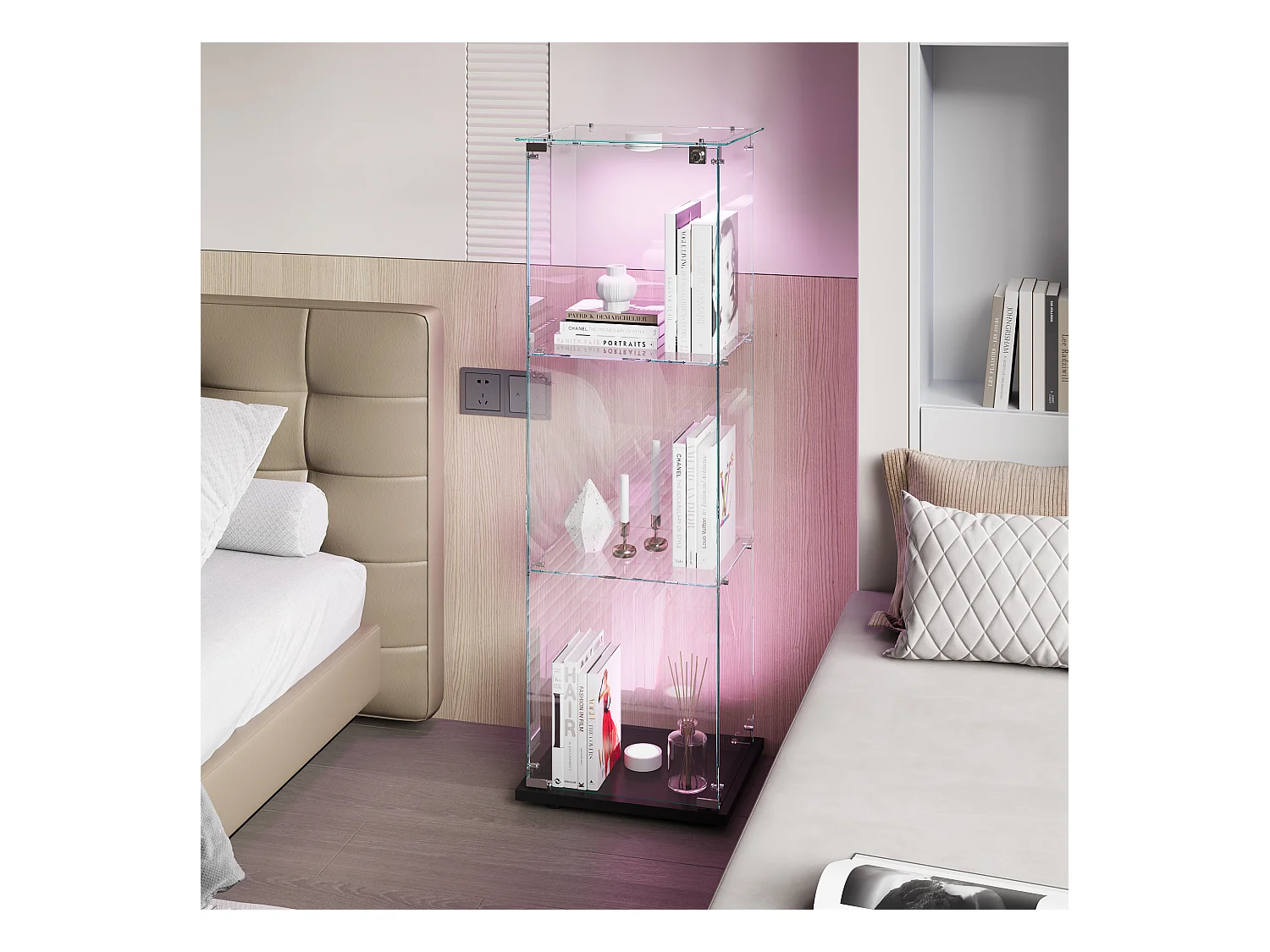 Vitrine simple ouverte à trois niveaux avec fond noir et finition transparente