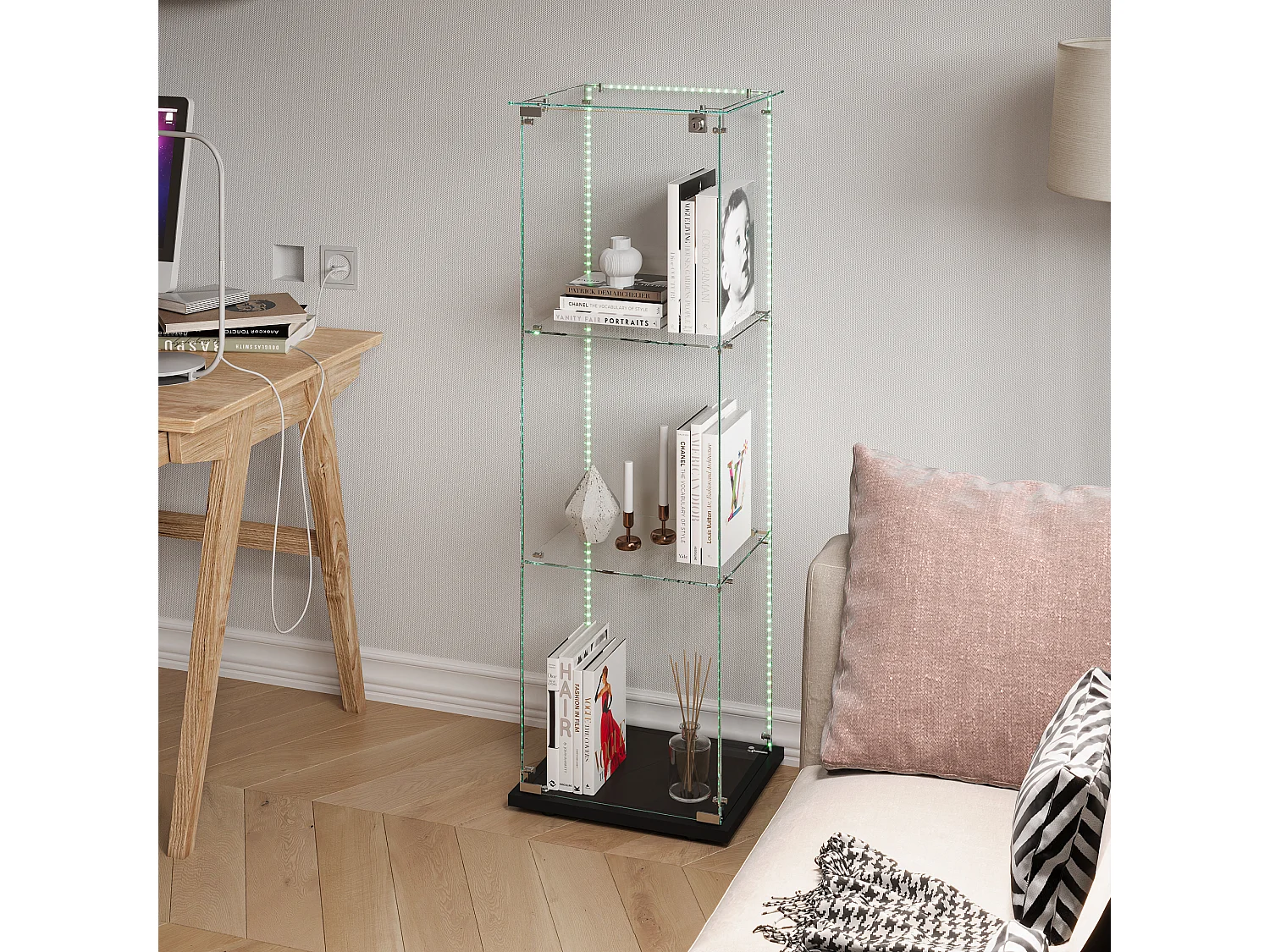 Vitrine simple ouverte à trois niveaux avec fond noir et finition transparente