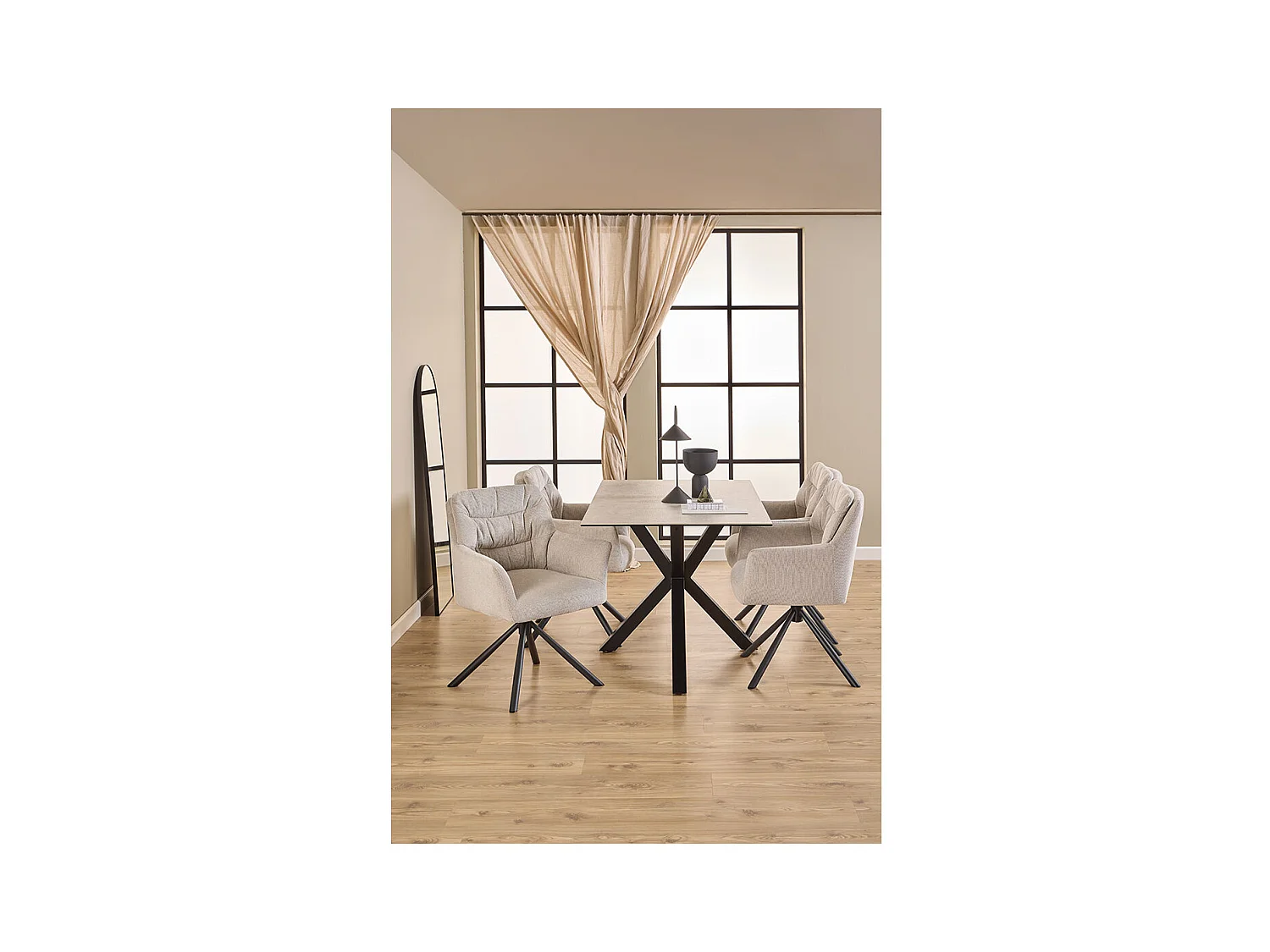 Alonso chaise de salle à manger avec accoudoirs tissu beige.