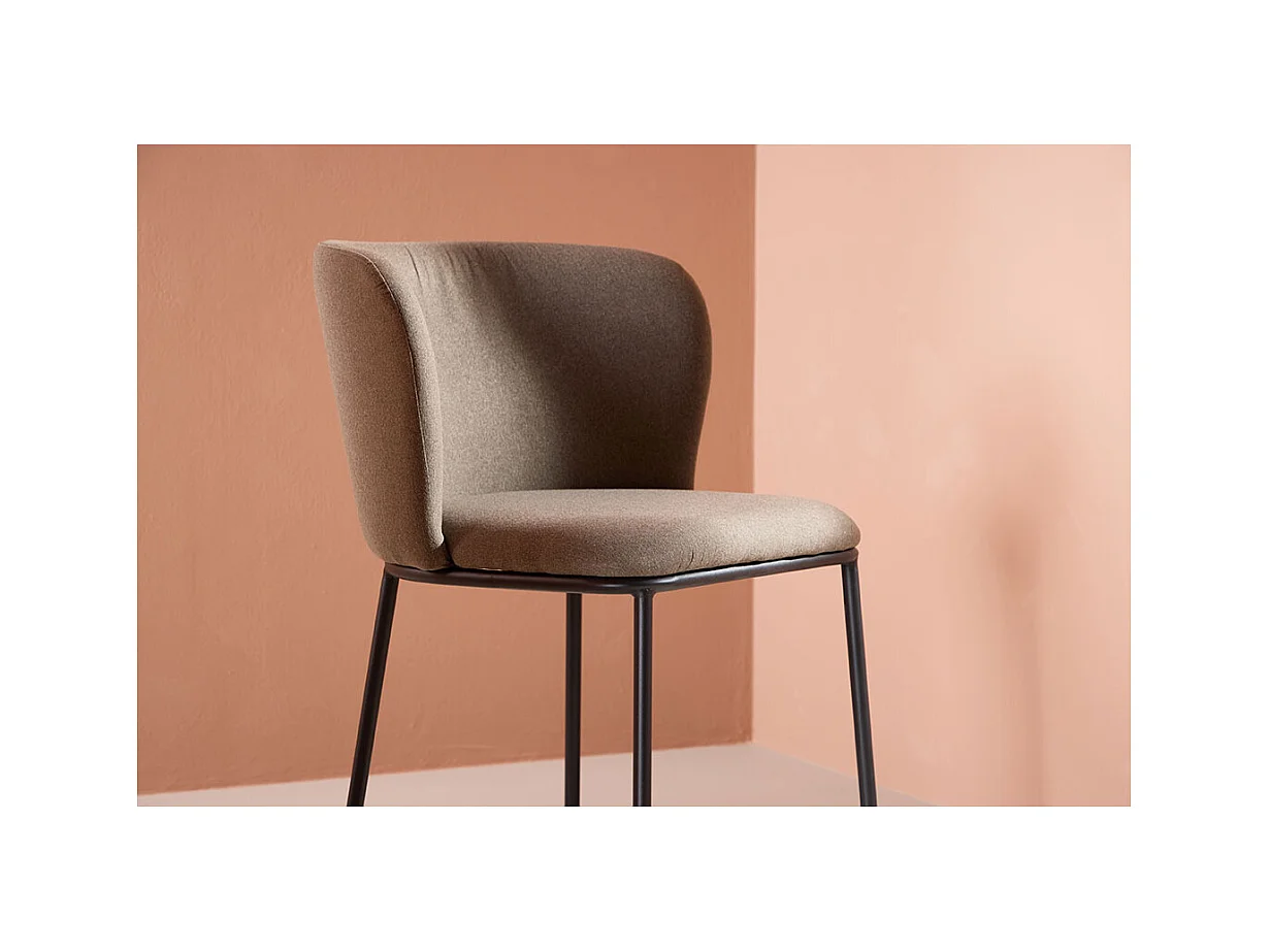 Edina chaise de salle à manger marron.