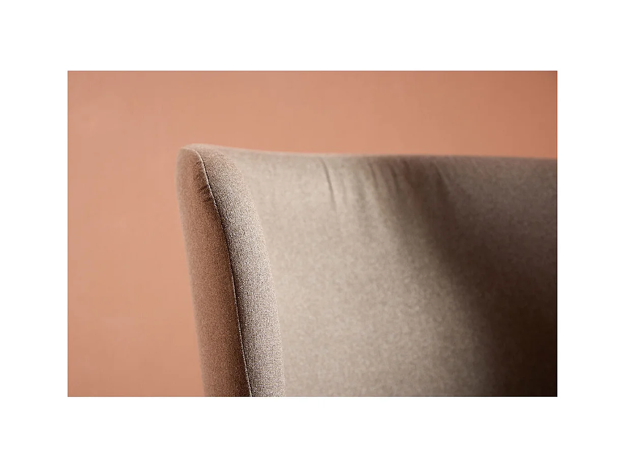 Edina chaise de salle à manger marron.