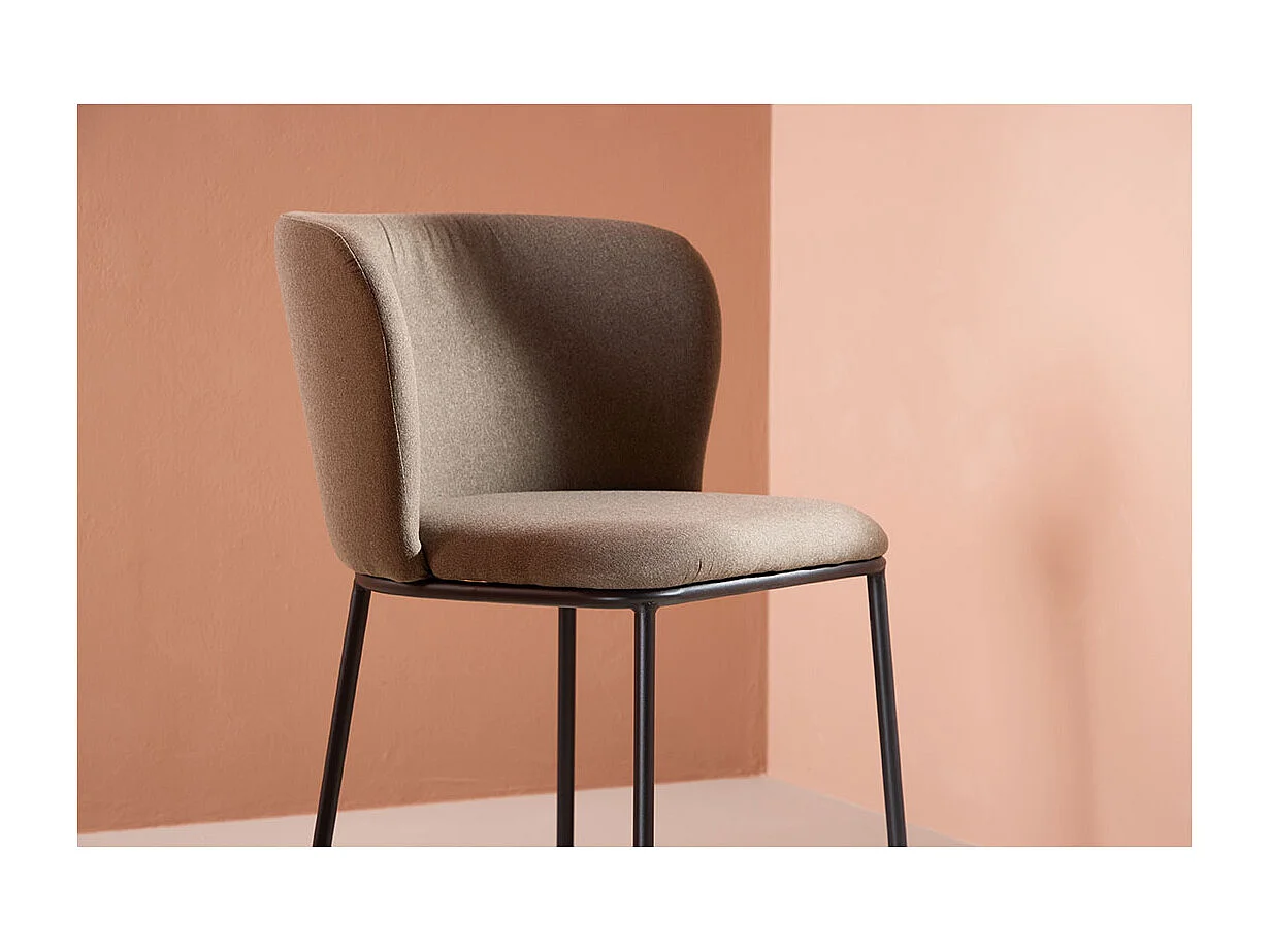 Edina chaise de salle à manger marron.