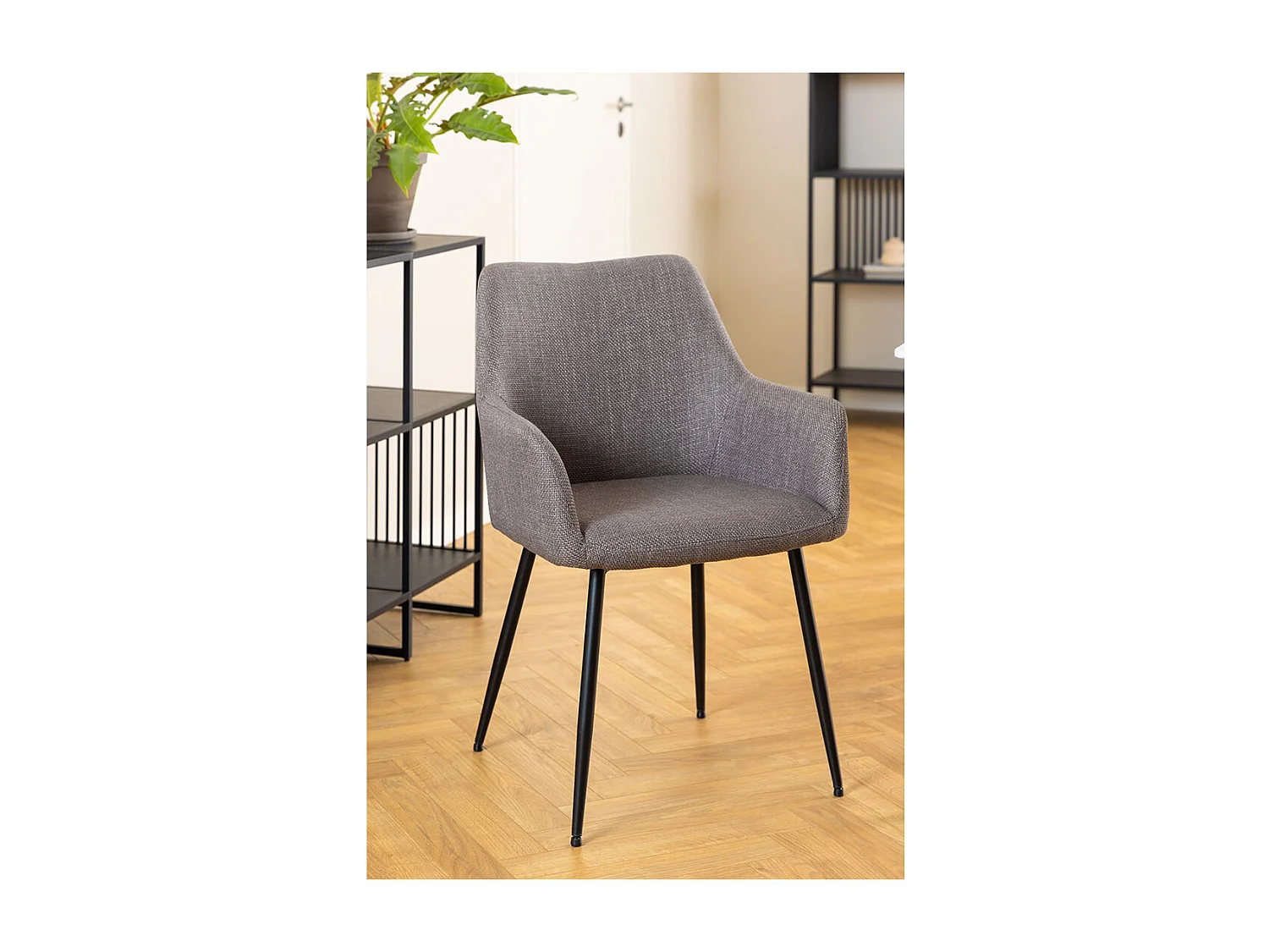Lizzy chaise de salle à manger avec accoudoirs tissu gris clair.