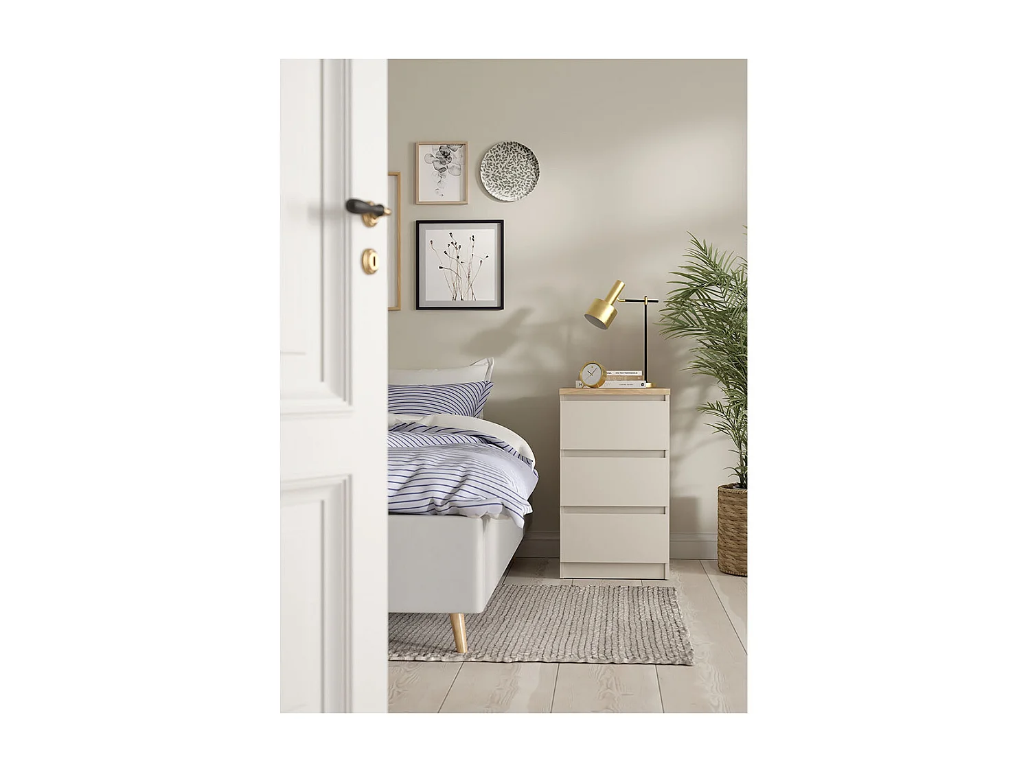 Naia table de nuit 3 tiroirs chêne décor.