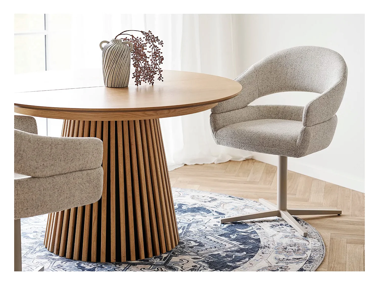 Lot de 2 fauteuils de salle à manger DOLY – Tissu beige pivotant & pied en acier beige