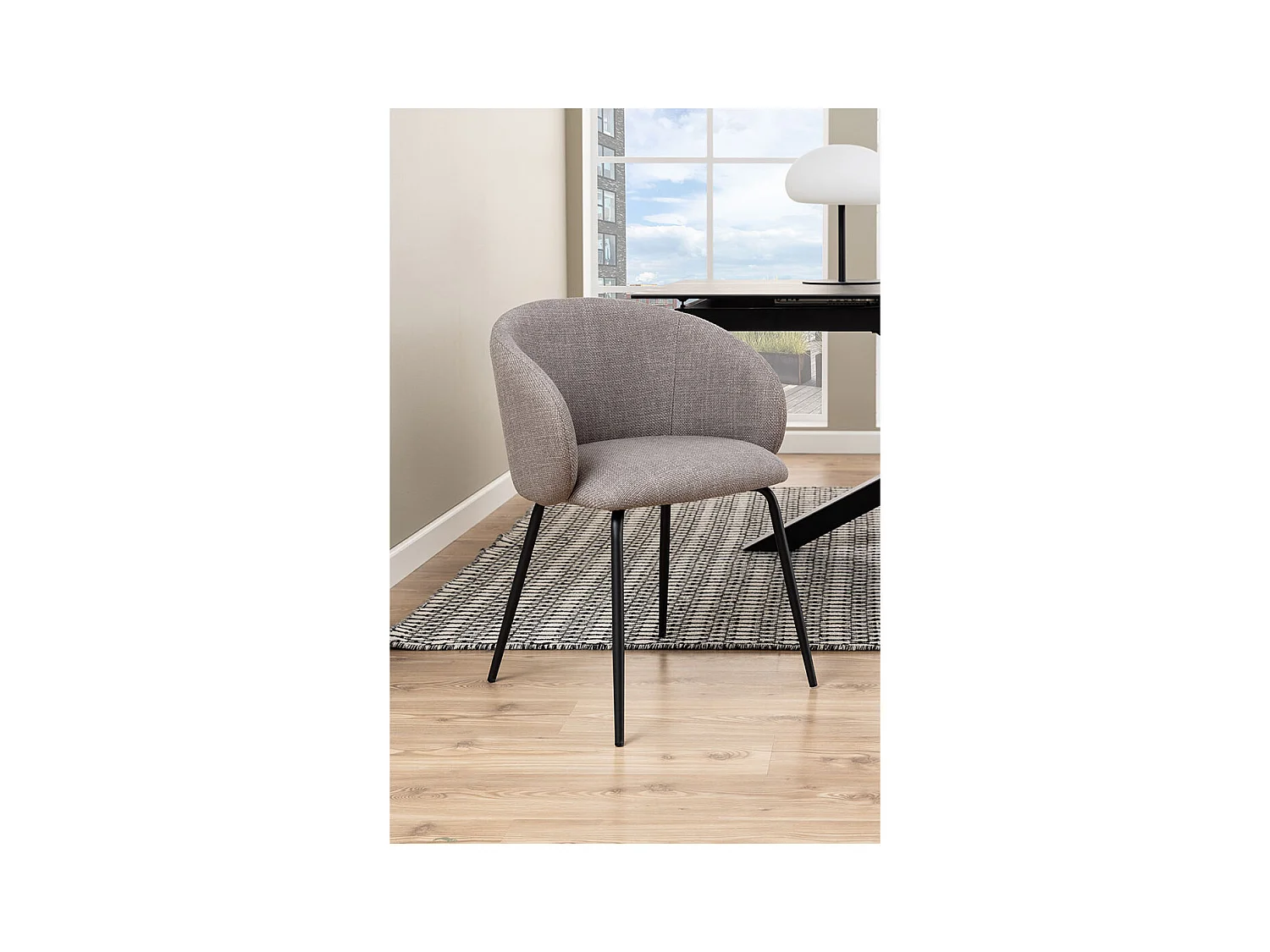 Eleanor chaise de salle à manger avec accoudoirs tissu gris clair.