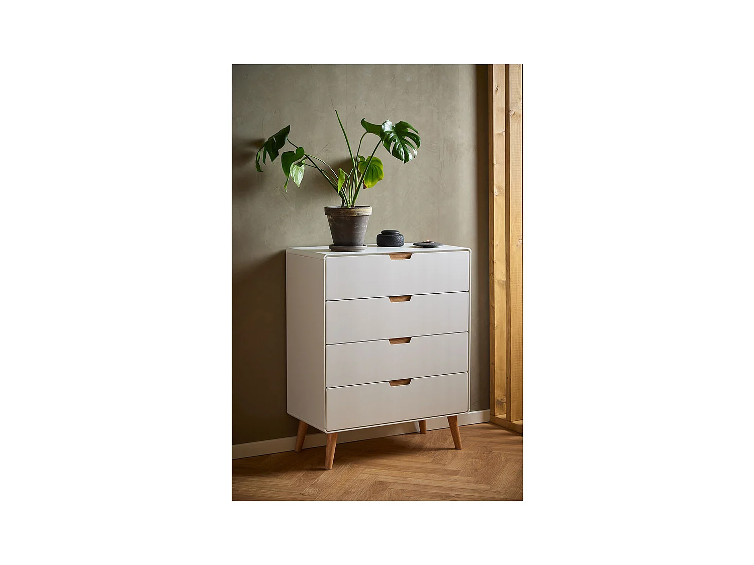 Lowell Kommode 4 Schubladen weiß.