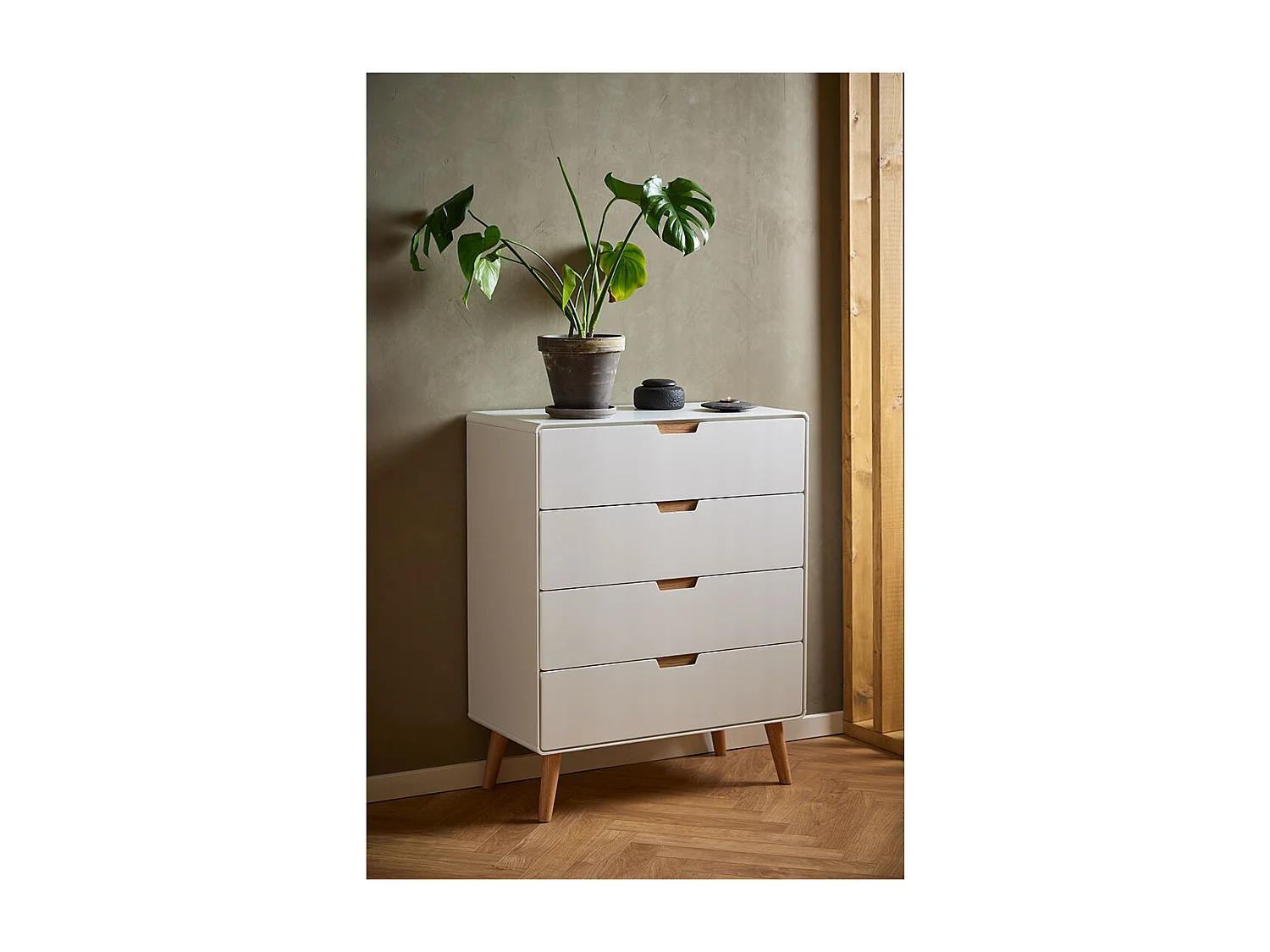 Lowell Kommode 4 Schubladen weiß.