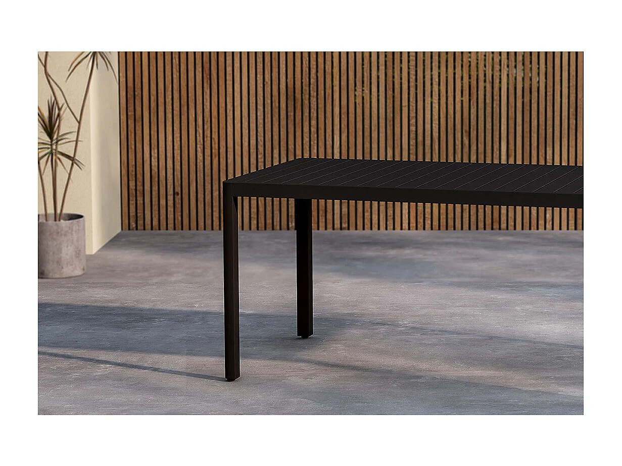 Giardini table de jardin noir.