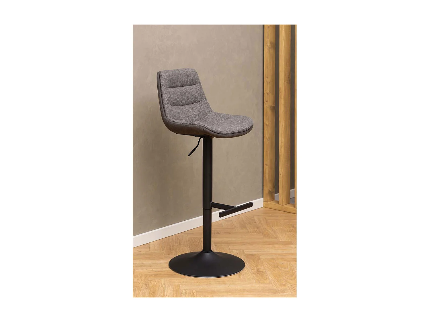 Adisa tabouret de bar marron.