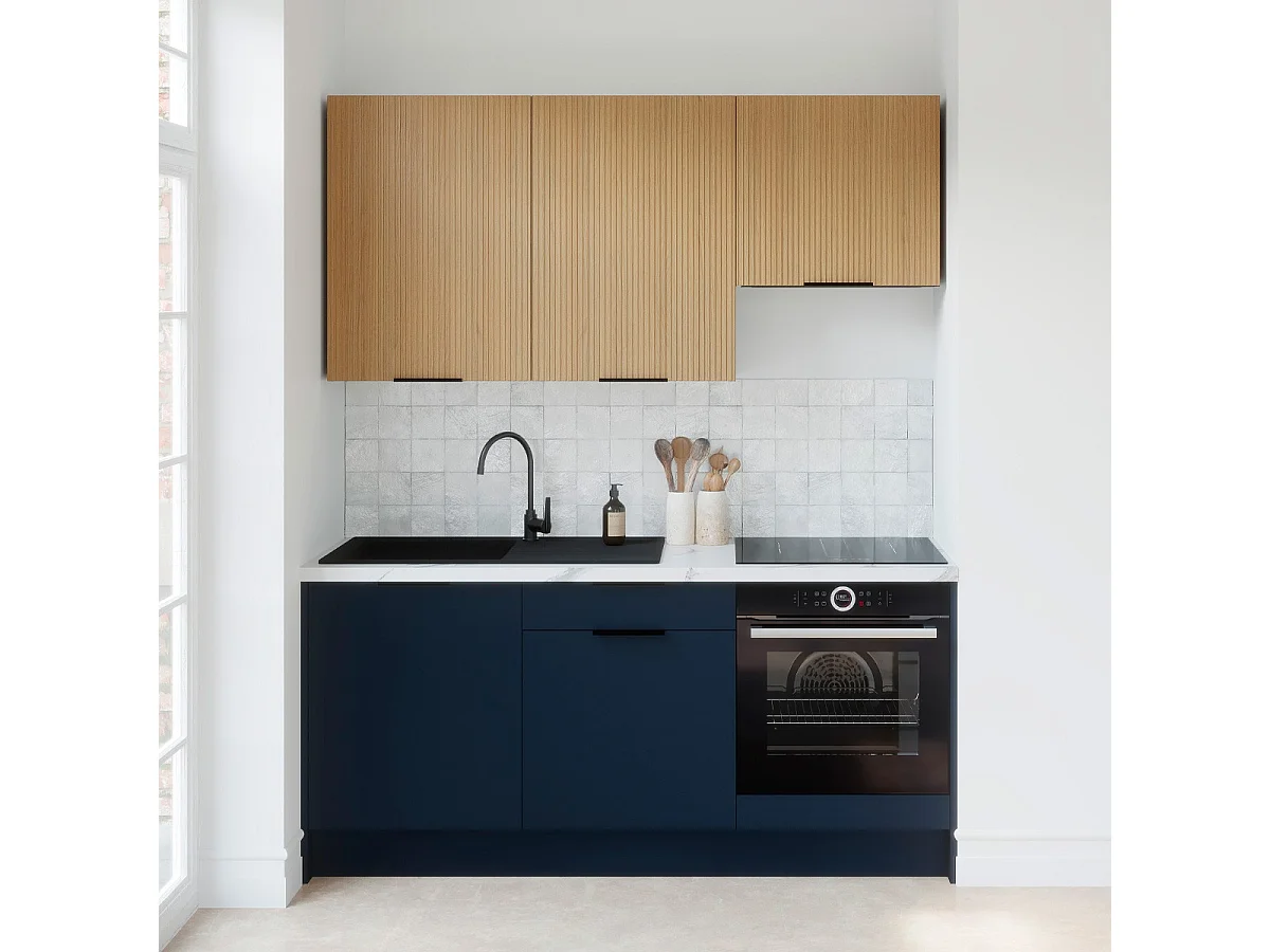 Ensemble de 6 meubles de cuisine - L. 185 cm - bleu marine et chêne clair cannelé - Luzia Mix