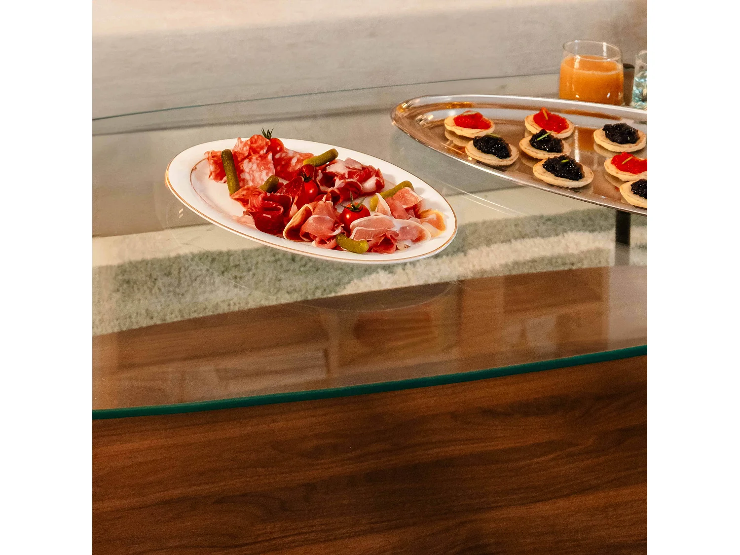 Table basse moderne ovale L 120 cm en verre transparent