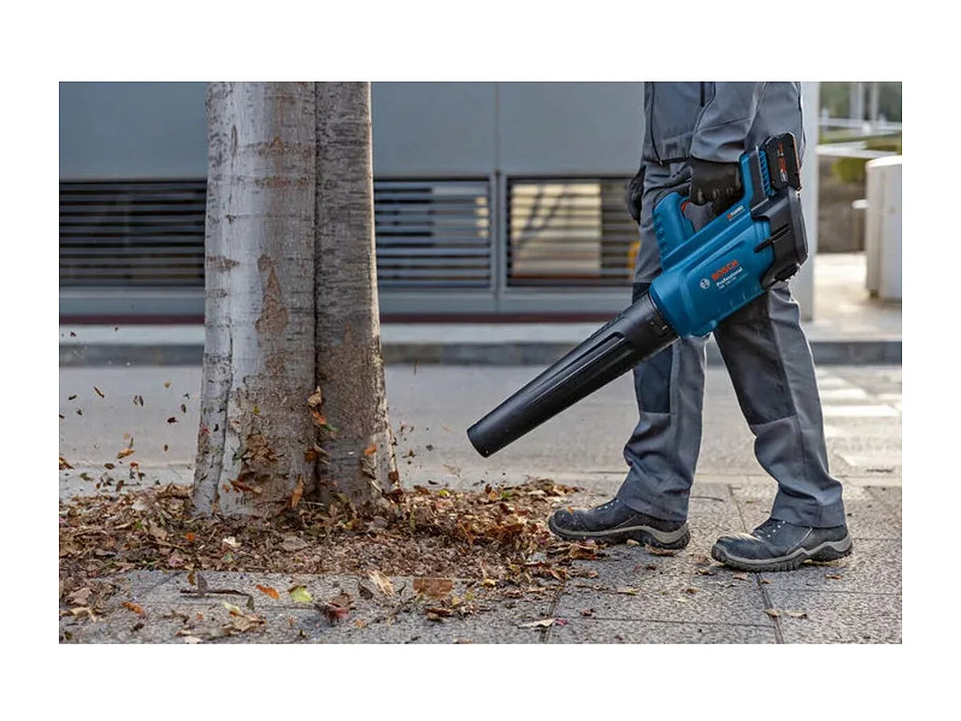 Souffleur sans fil BOSCH 06008D2000 - GBL 18V-750 Professional (machine nue)