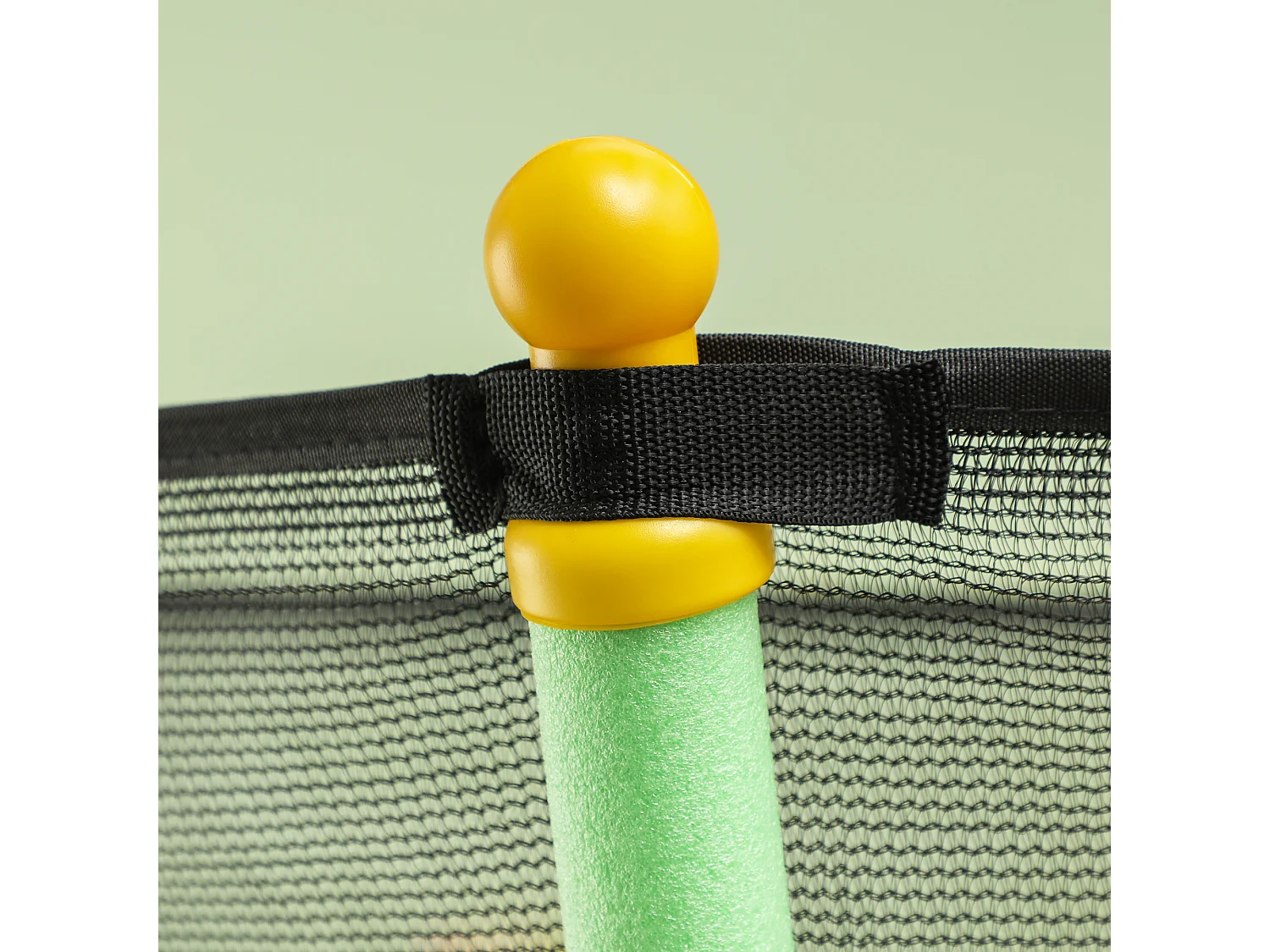 Tappeto elastico per bambini con ingresso a zip e pali imbottiti verde