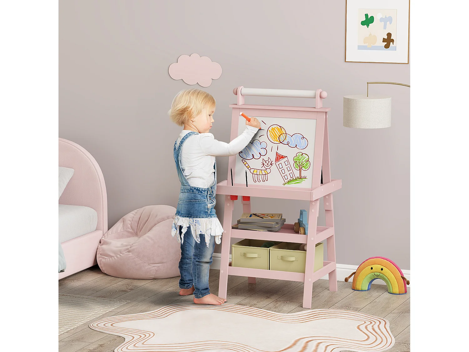 Lavagna per bambini con cavalletto in legno e rotolo di carta rosa