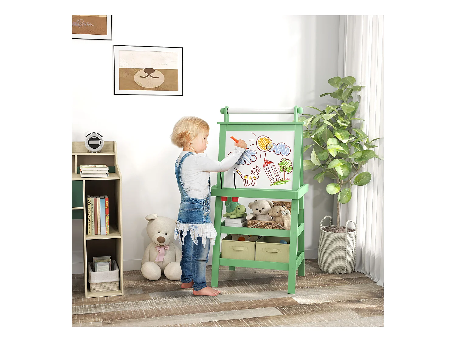 Lavagna per bambini con cavalletto in legno e rotolo di carta verde