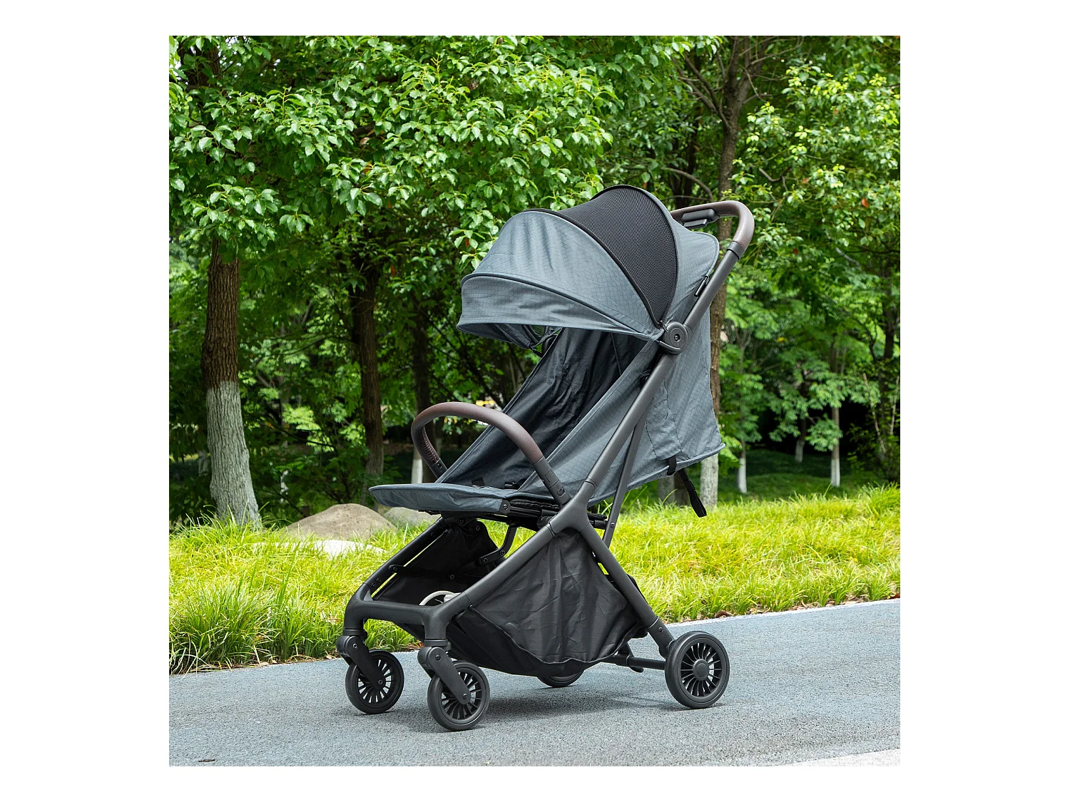 Passeggino per bambini con tettuccio regolabile e sacca blu e nero