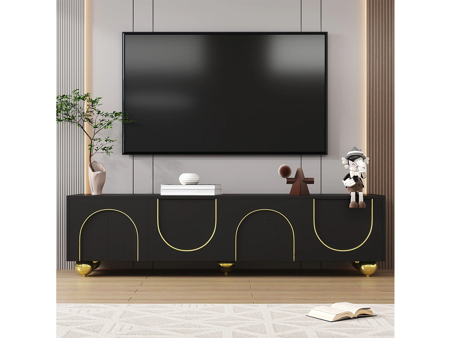 Mobile TV con ante testurizzate, finiture e gambe dorate. Include ripiani e apertura push-to-open.