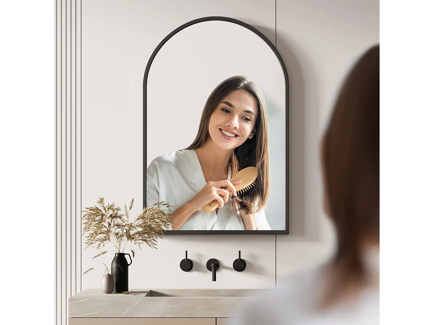 60×90cm gebogen wandspiegel, grote make-upspiegel met aluminium frame voor entree, slaapkamer, woonkamer, badkamer, zwart