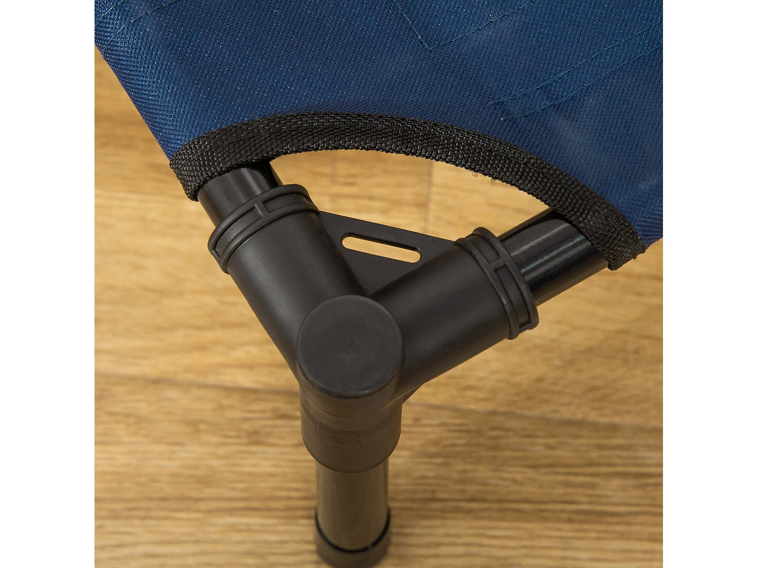 Letto rialzato per cani fino 20kg, campeggio, impermeabile - 76x61x18cm