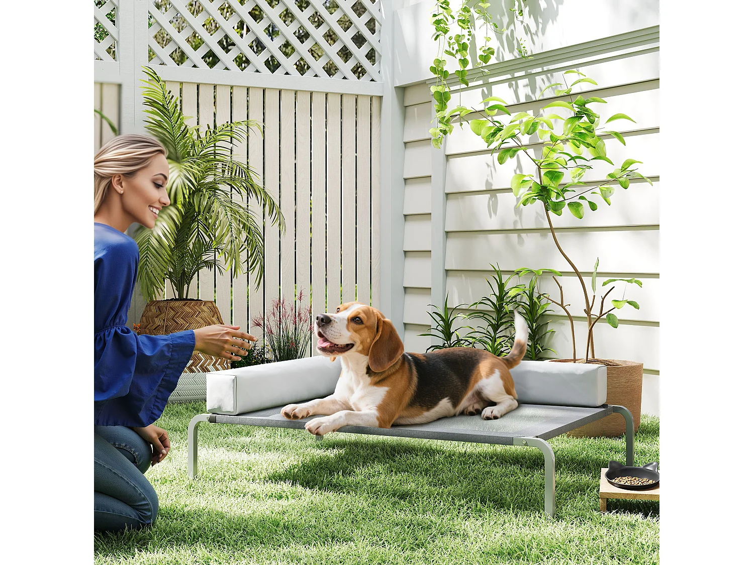 Lettino per cani rialzato con cuscino a l grigio chiaro e argento