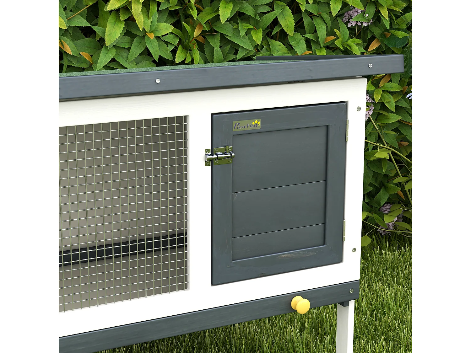 Conigliera da esterno con vassoio estraibile e tetto apribile in bitume