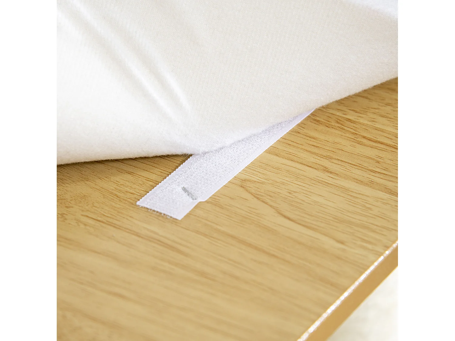 Albero per gatti con tiragraffi 2 casette posatoi e pallina da gioco