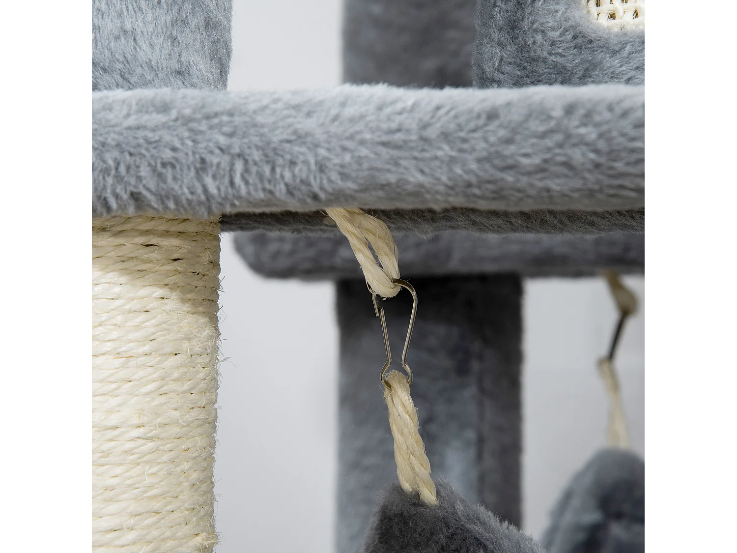 Albero tiragraffi per gatti con pali in sisal, casetta, lettino e amache