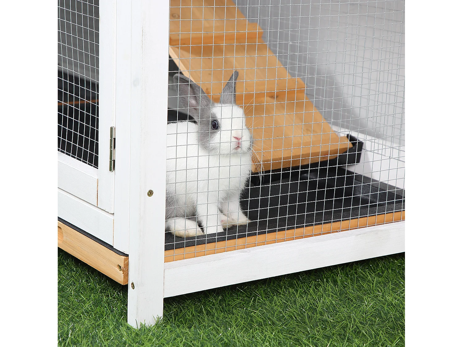 Gabbia per conigli da esterno con casetta, rampa e spazio aperto giallo