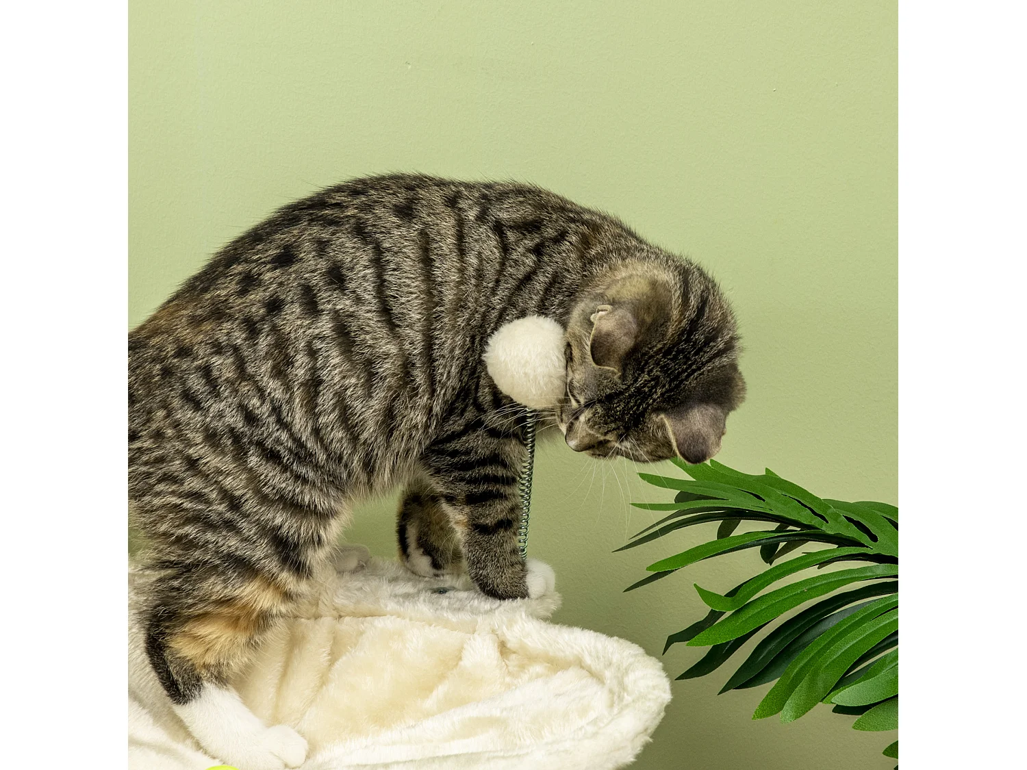 Albero tiragraffi per gatti con amaca palline e pali in sisal beige