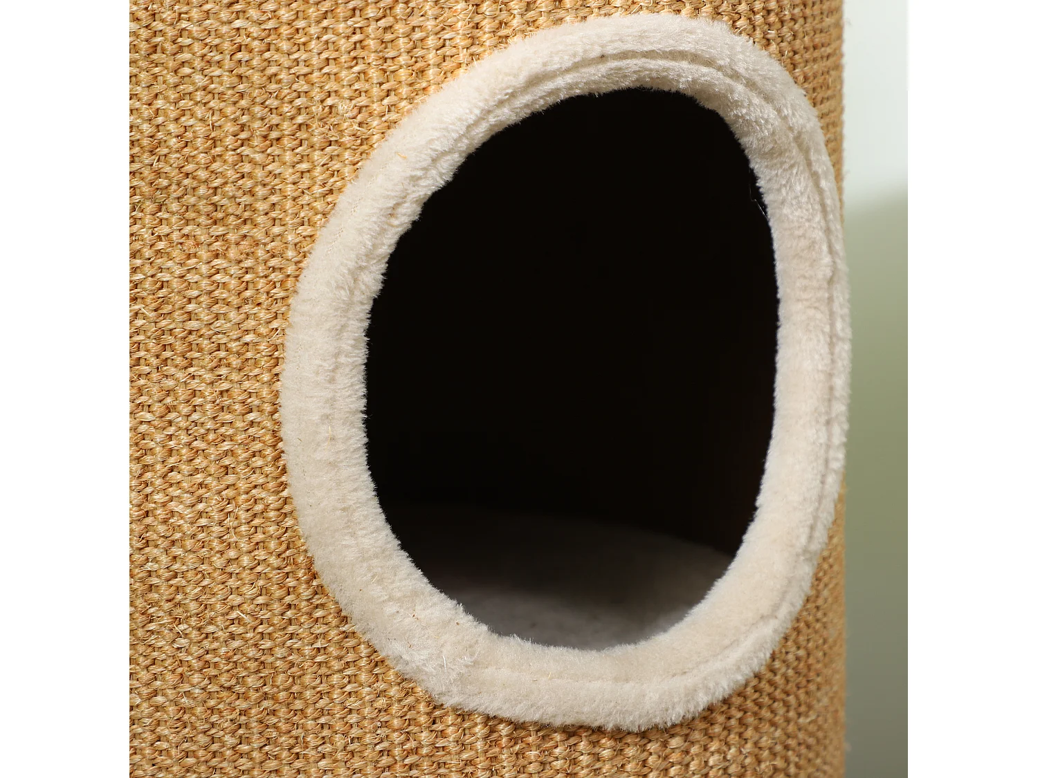 Tiragraffi per gatti a 2 livelli in sisal con casette in peluche marrone