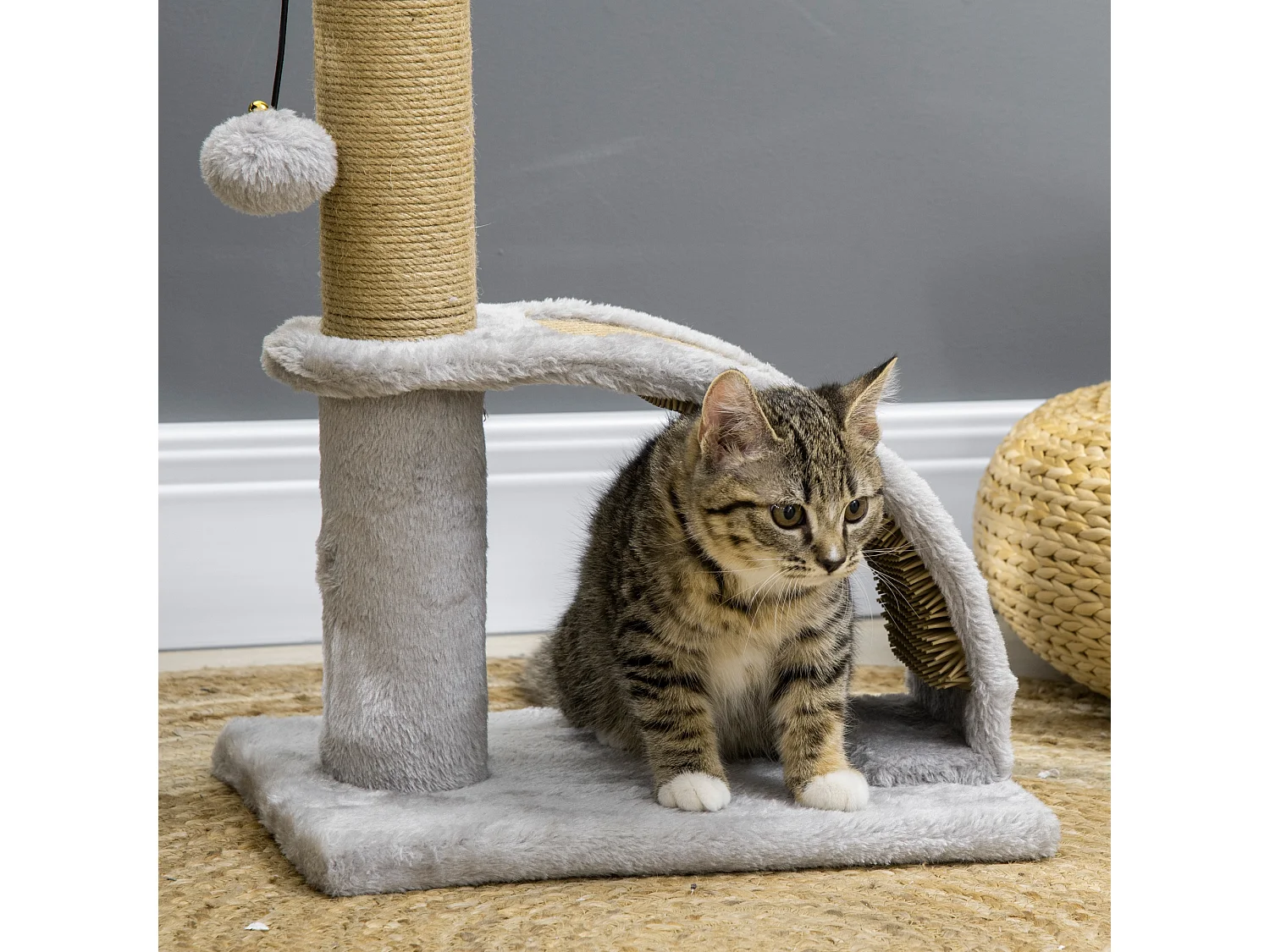 Albero per gatti con arco massaggiatore, tiragraffi iuta e peluche grigio