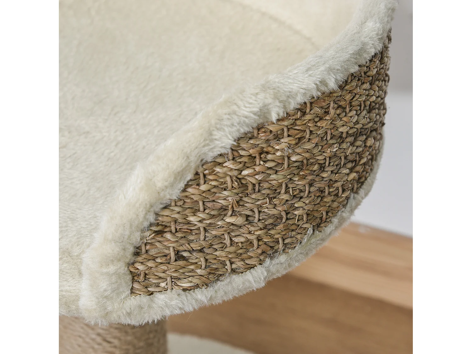 Albero tiragraffi per gatti con lettino, palo in juta e pallina beige