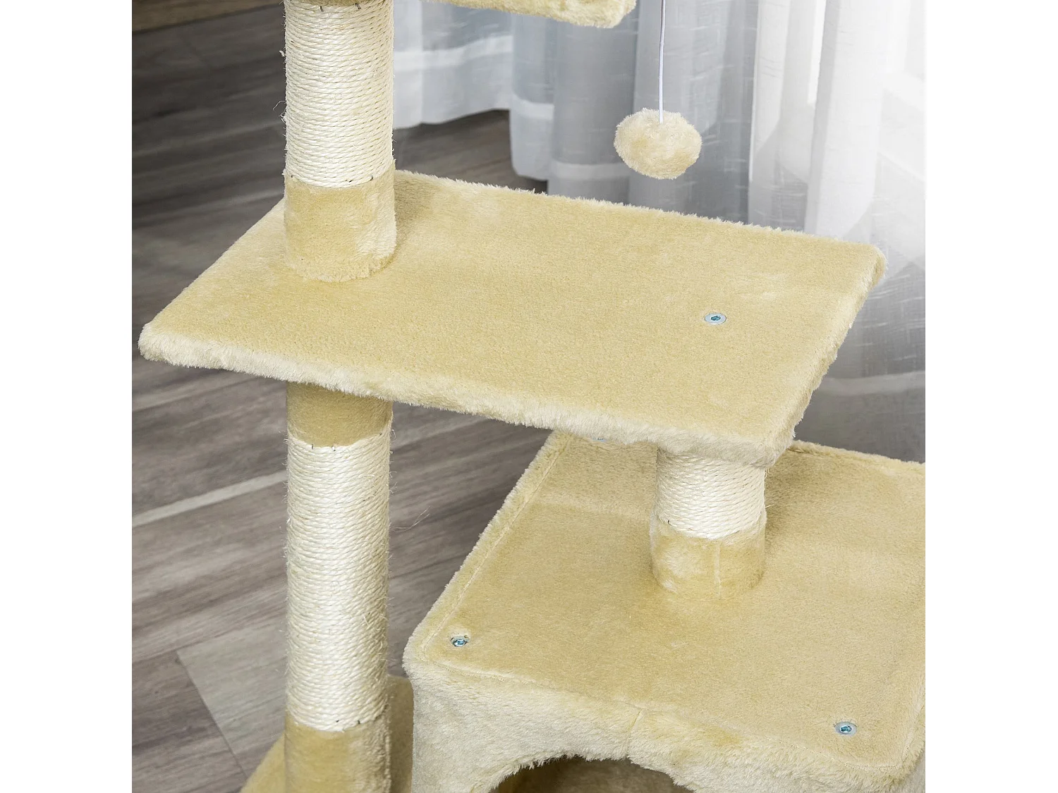Tiragraffi per gatti con cuccia, pallina e pali in corda sisal, beige