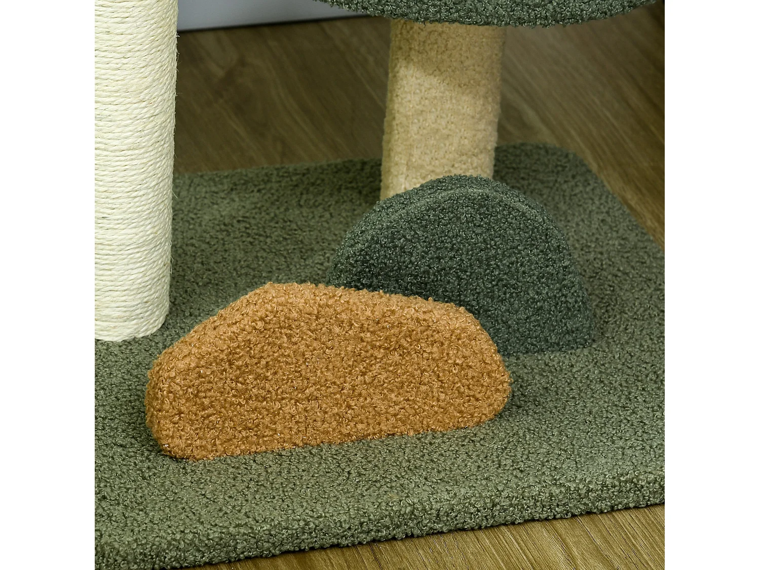 Tiragraffi per gatti con 2 lettini, pallina e rivestimento in velluto