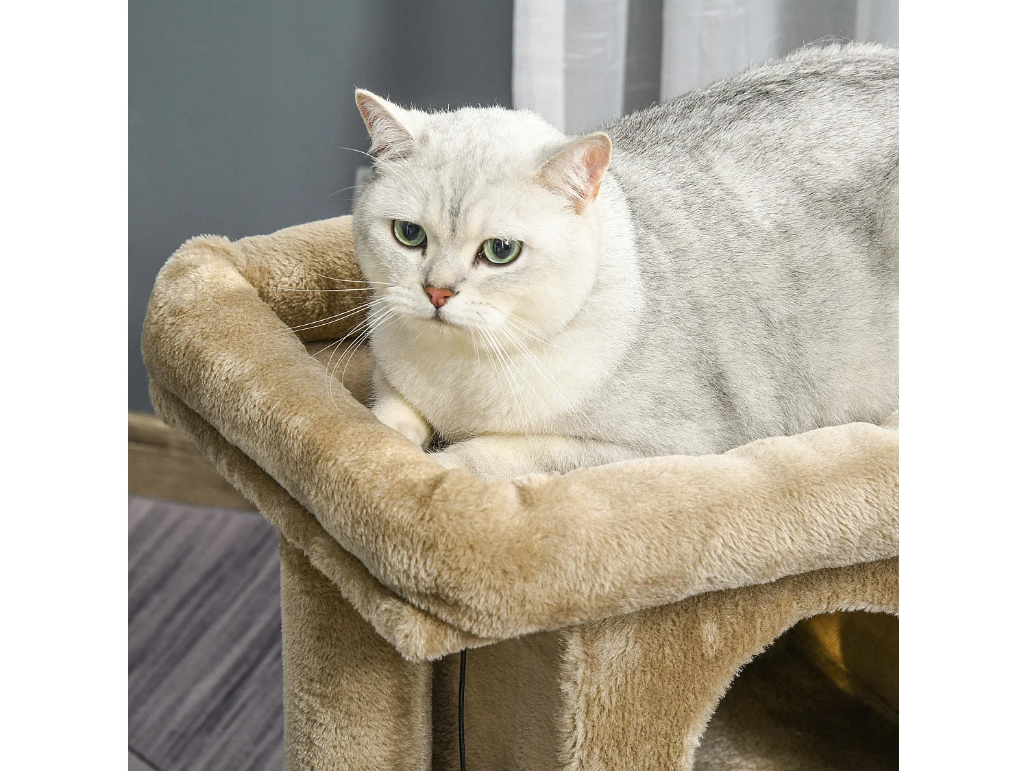 Albero per gatti in peluche con casetta, lettino e tiragraffi in juta