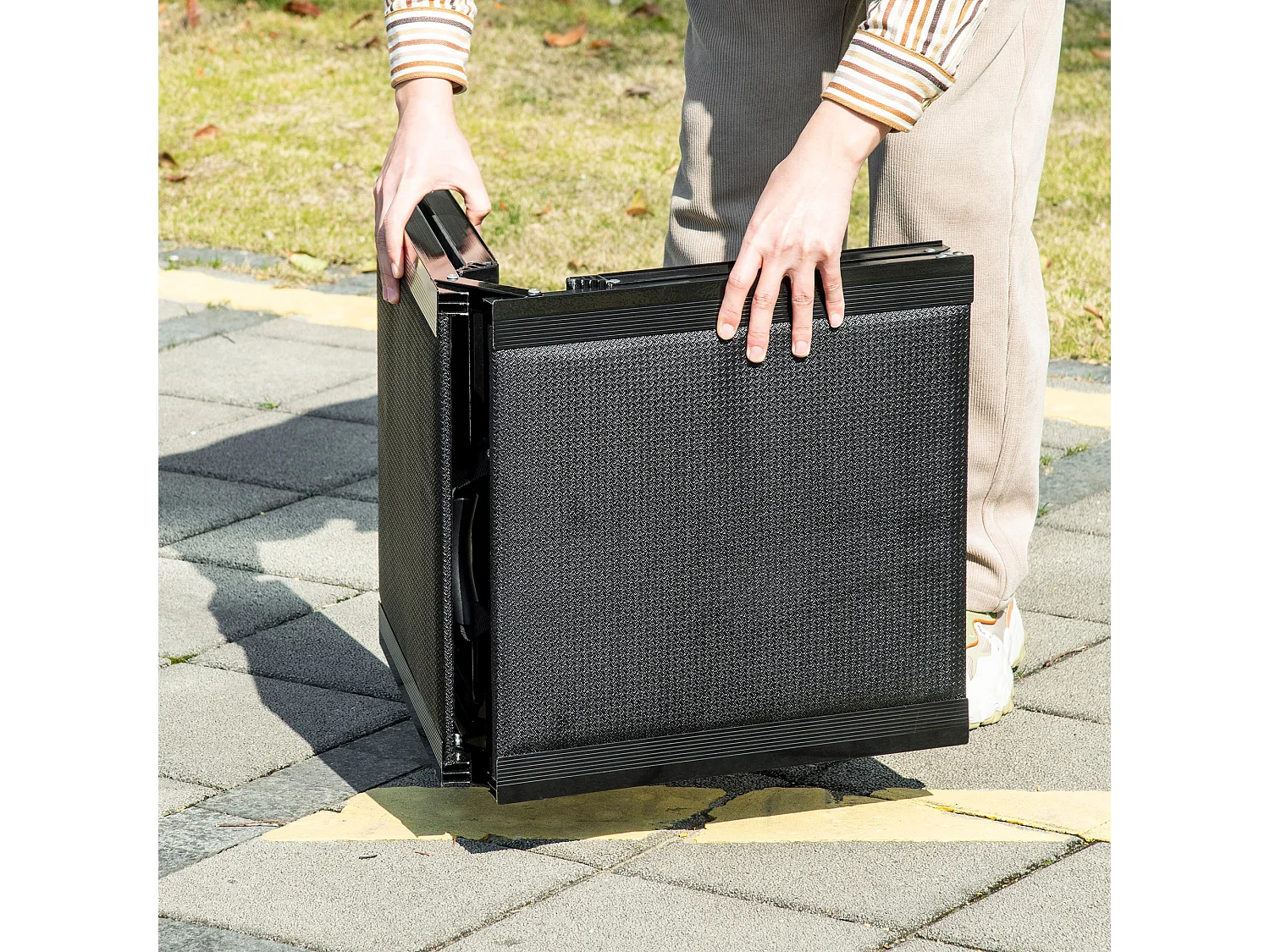 Rampa per cani pieghevole e antiscivolo con profili in alluminio nero