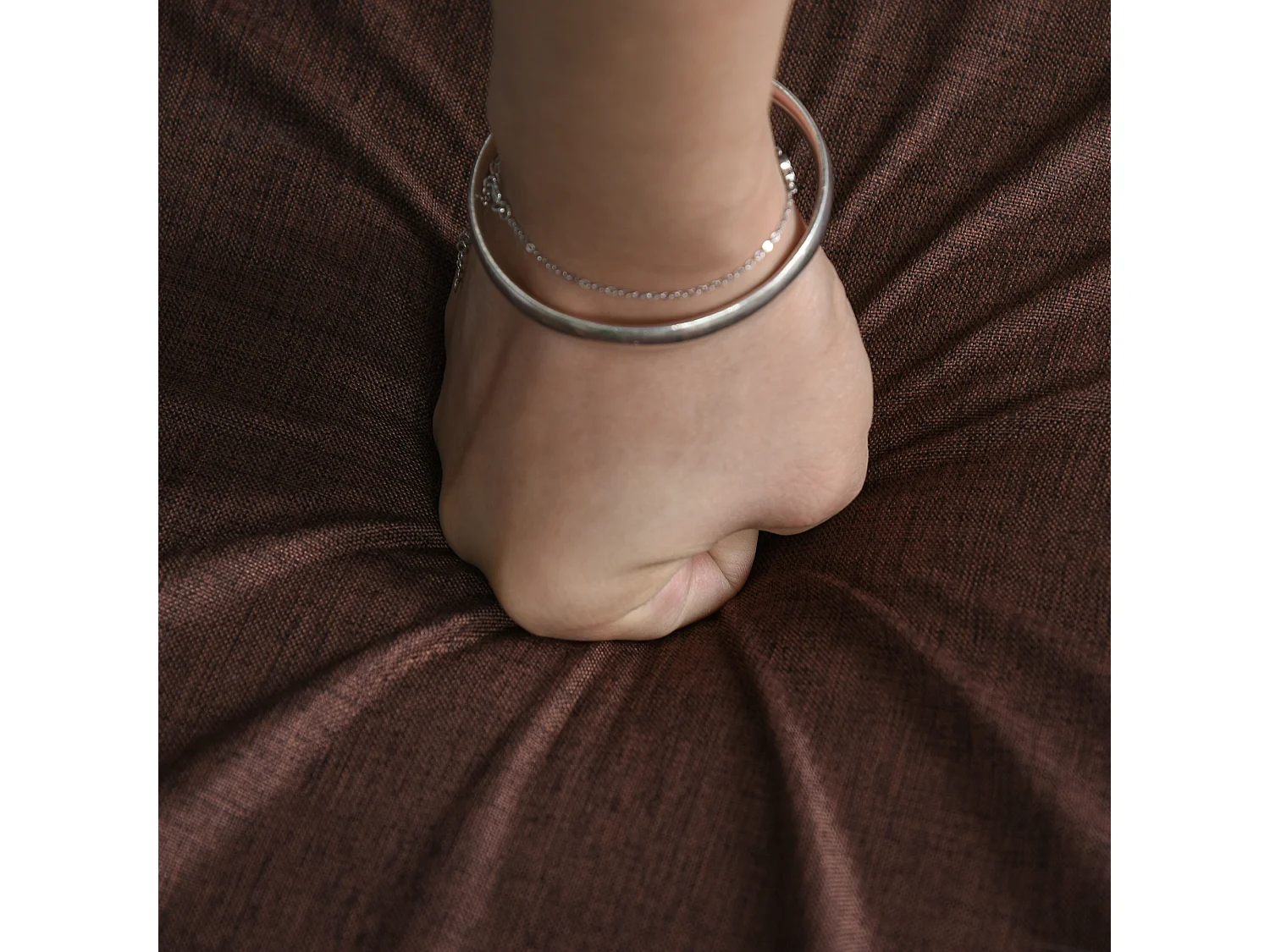 Cuccia per gatti in legno con 2 cuscini e tiragraffi rimovibili, grigio