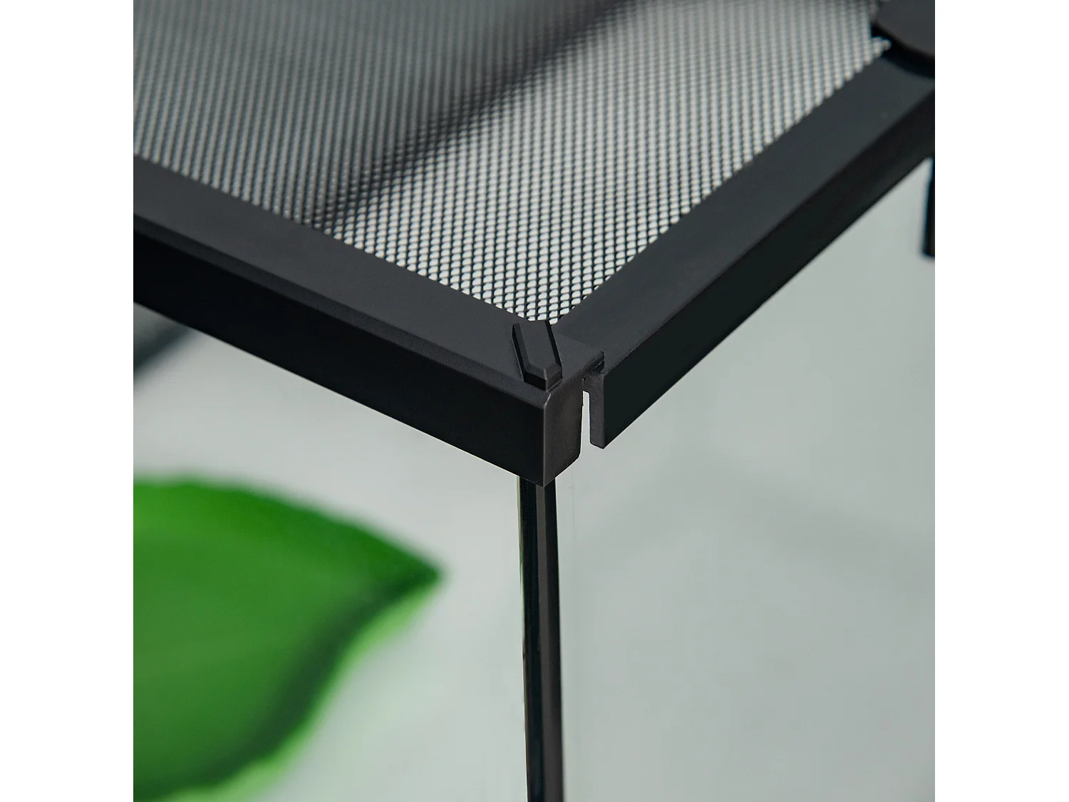 Terrario per rettili rialzato con serratura e termometro 50x30x25 cm nero