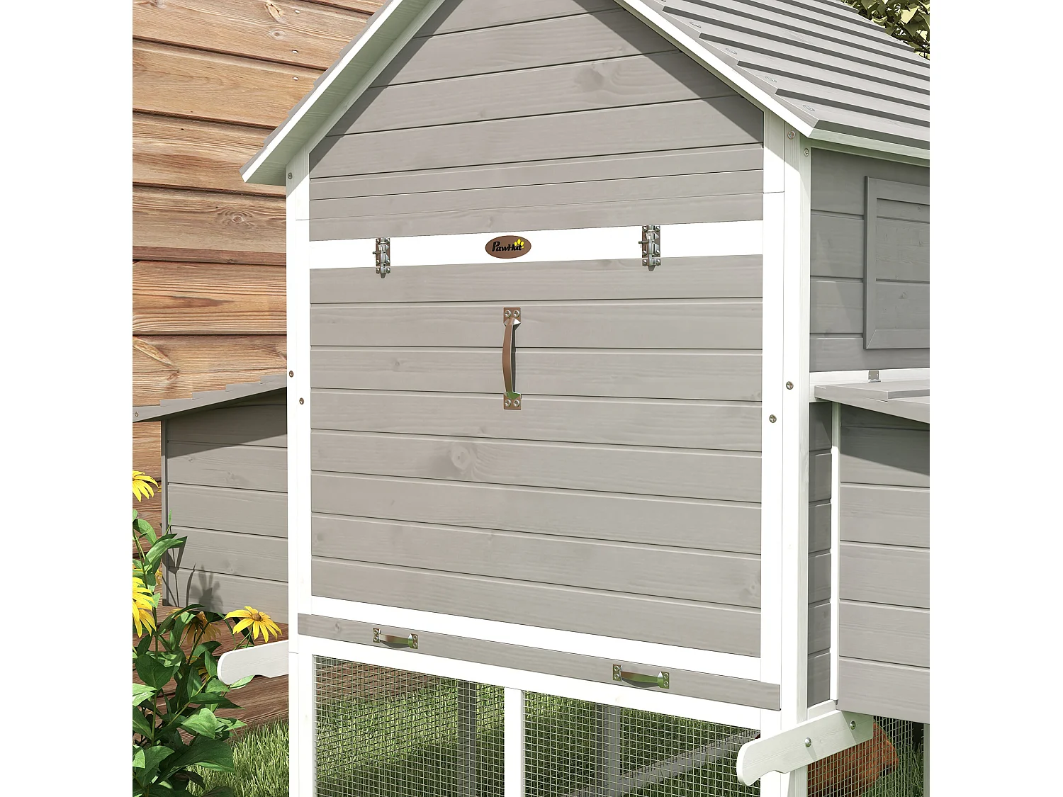 Pollaio da giardino con casetta per galline, rampa e area aperta grigio