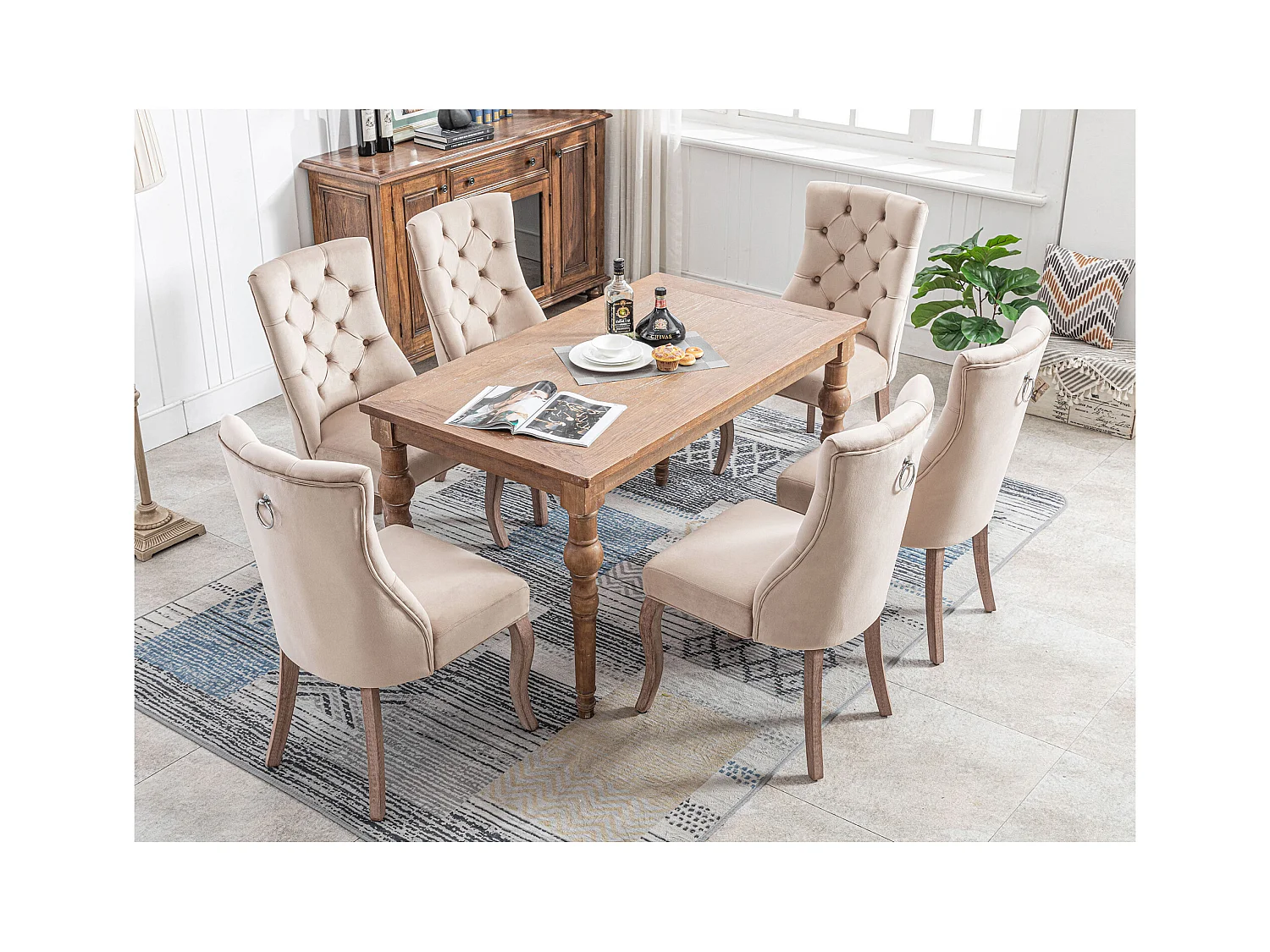 Set van 6 beige fluwelen stoelen met gebogen houten poten en decoratieve knopen