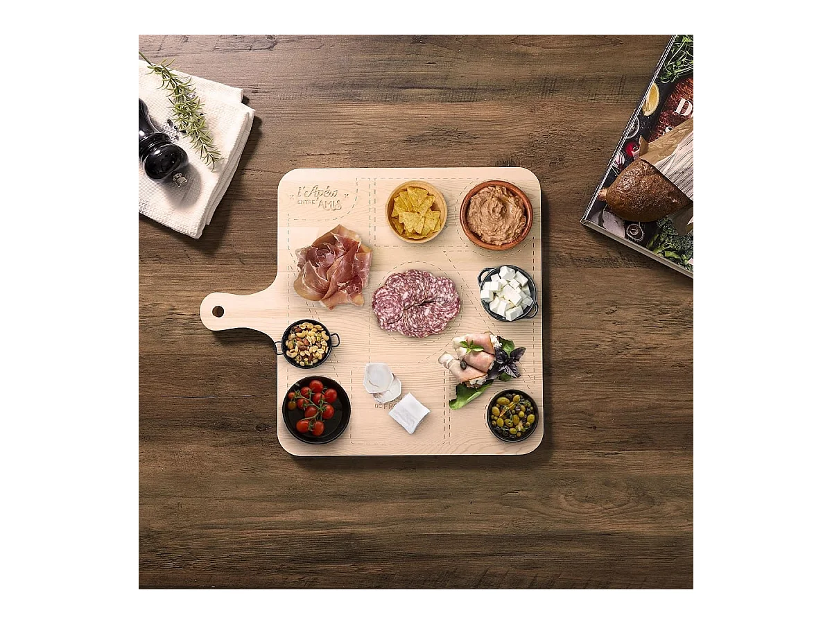 Planche de présentation apéritive en bois avec emplacements personnalisés