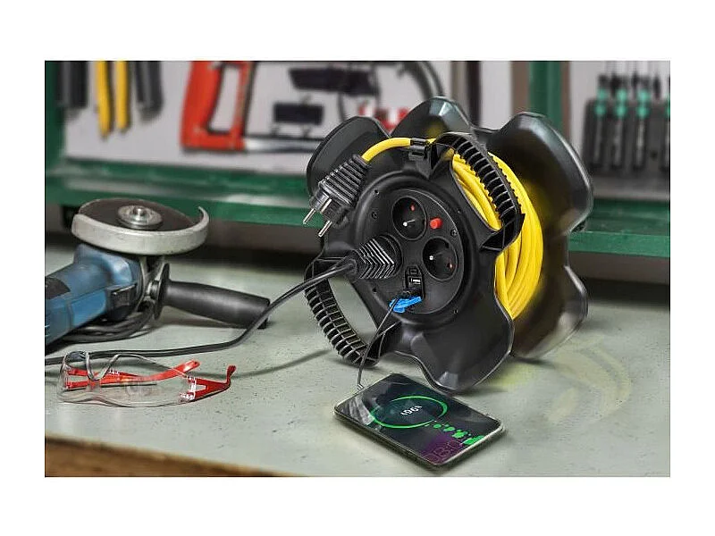 Enrouleur de câble COMPACT X-GUM BRENNENSTUHL 15m - 3 prises + 2 Ports USB - Fabriqué en France