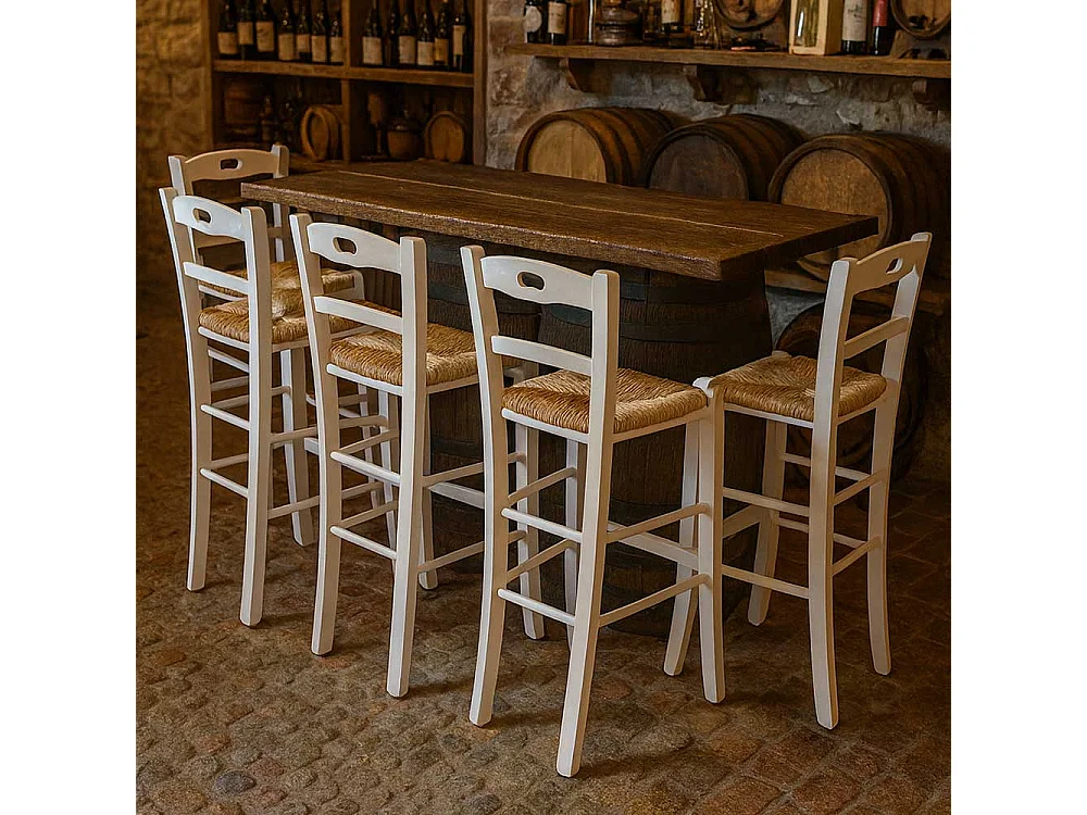 Paire de tabourets de bar en bois blanc de 80 cm de haut avec assise et poignée en paille.