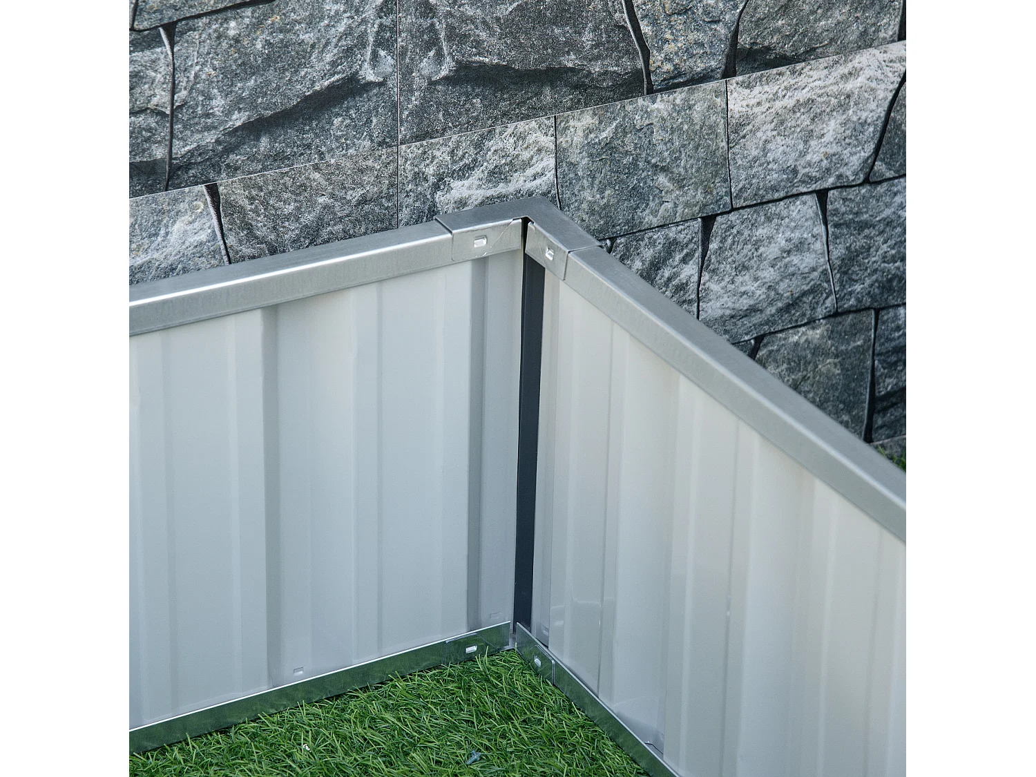 Aiuola rialzata modulabile e senza fondo in acciaio grigio scuro