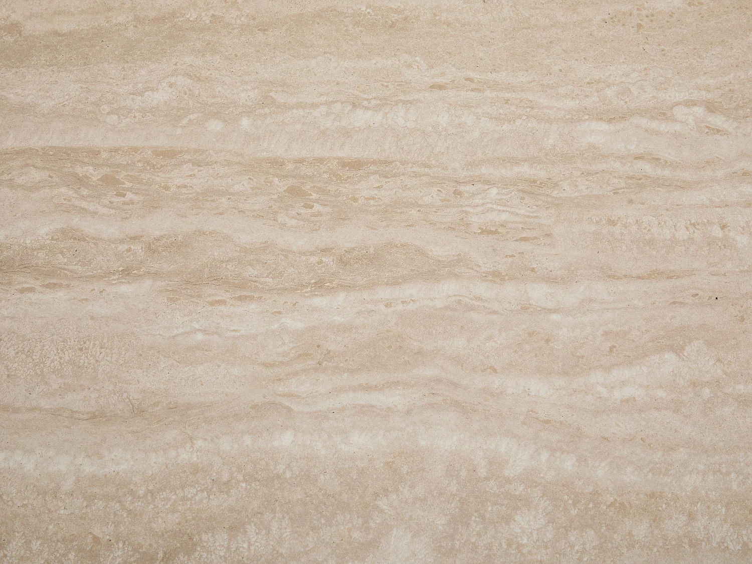 Table basse en céramique et placage noyer - Effet travertin et naturel - MUNYRA