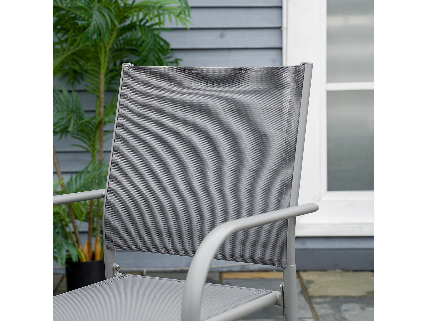 Set tavolo da giardino e 6 sedie con tessuto a rete