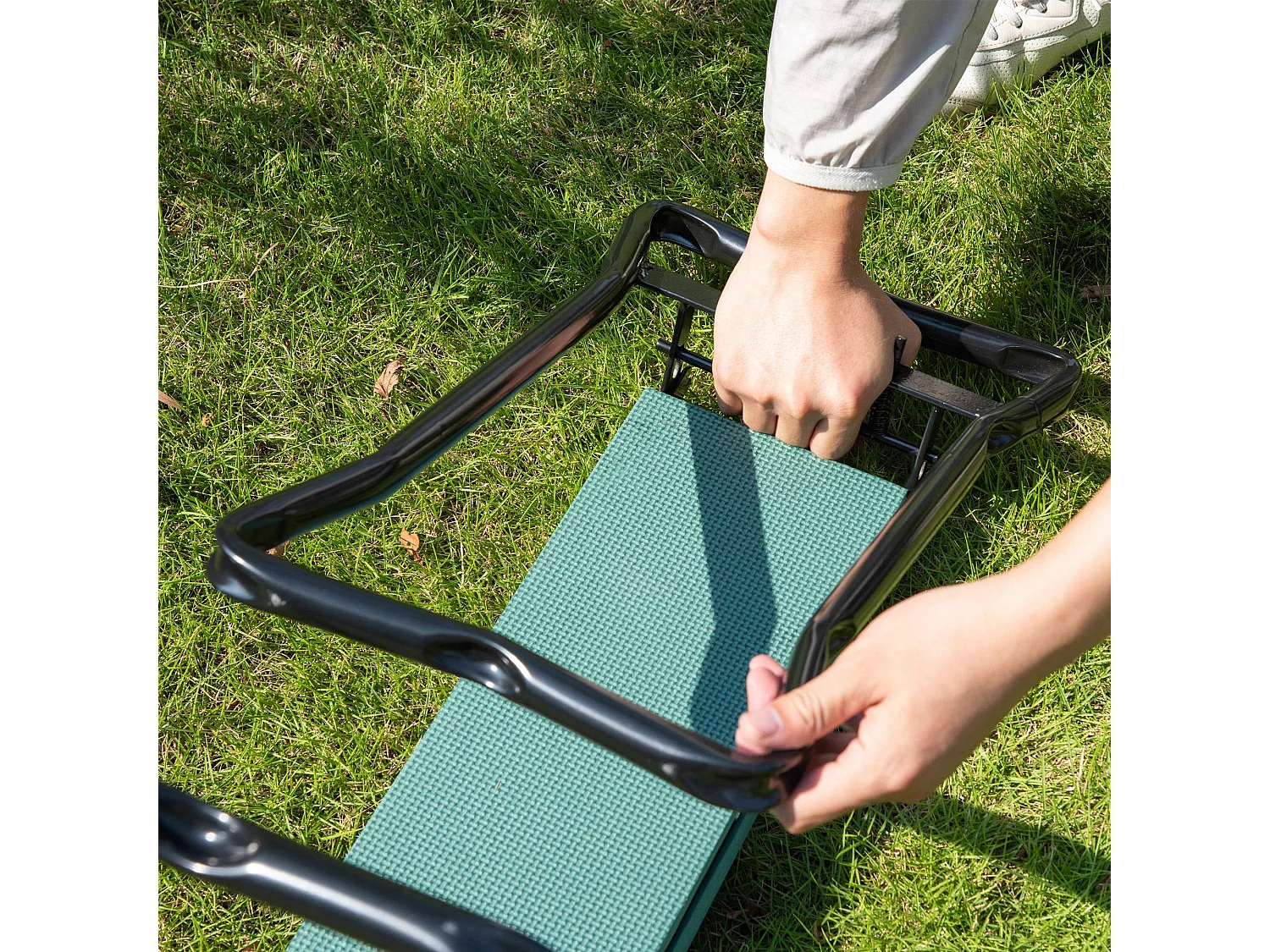 Panca sgabello inginocchiatoio da giardino o giardinaggio verde