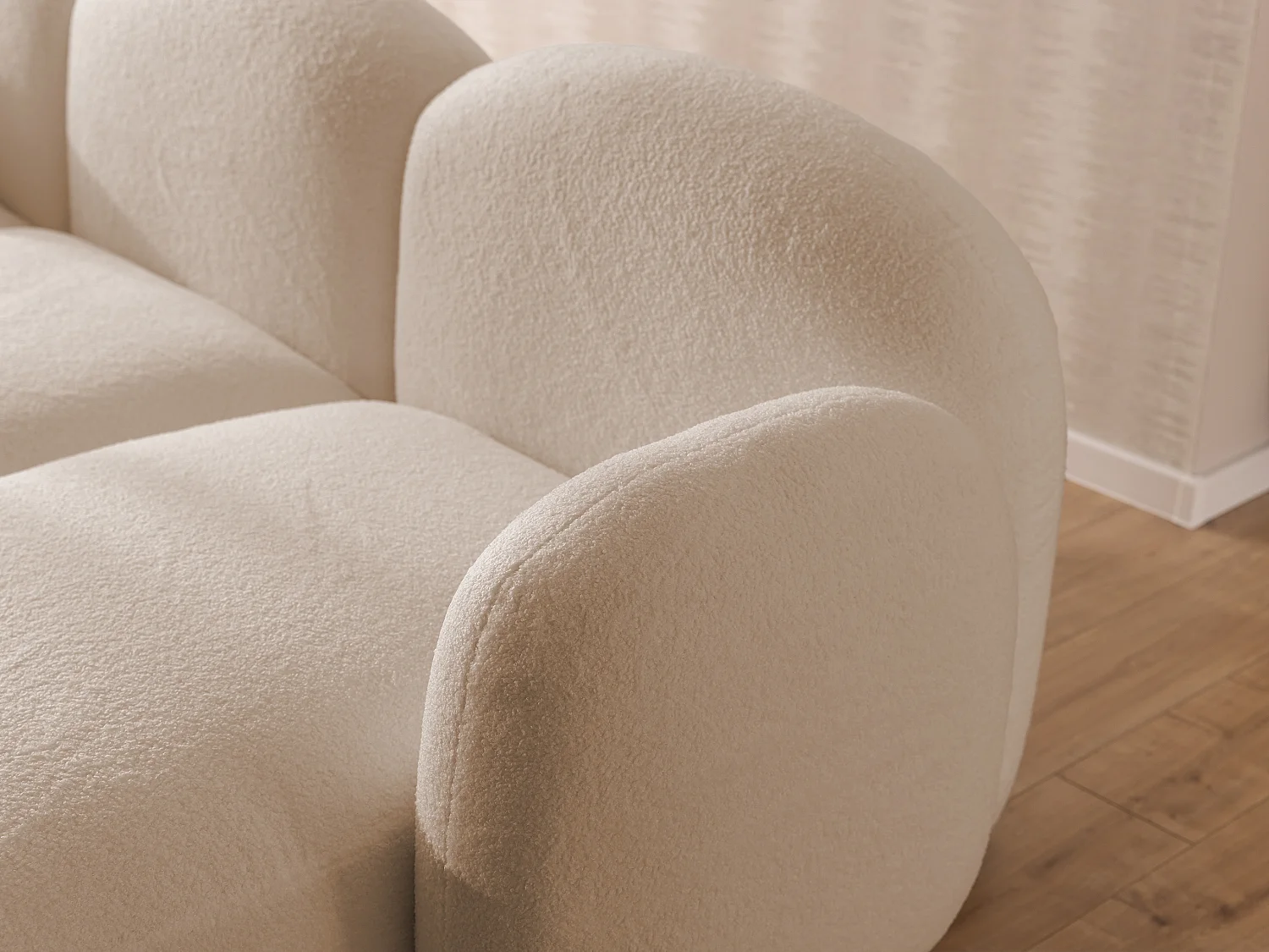 Nuvola - Moderne Wohnlandschaft aus Hellbeige Bouclé mit abgerundetem Design und hohem Sitzkomfort